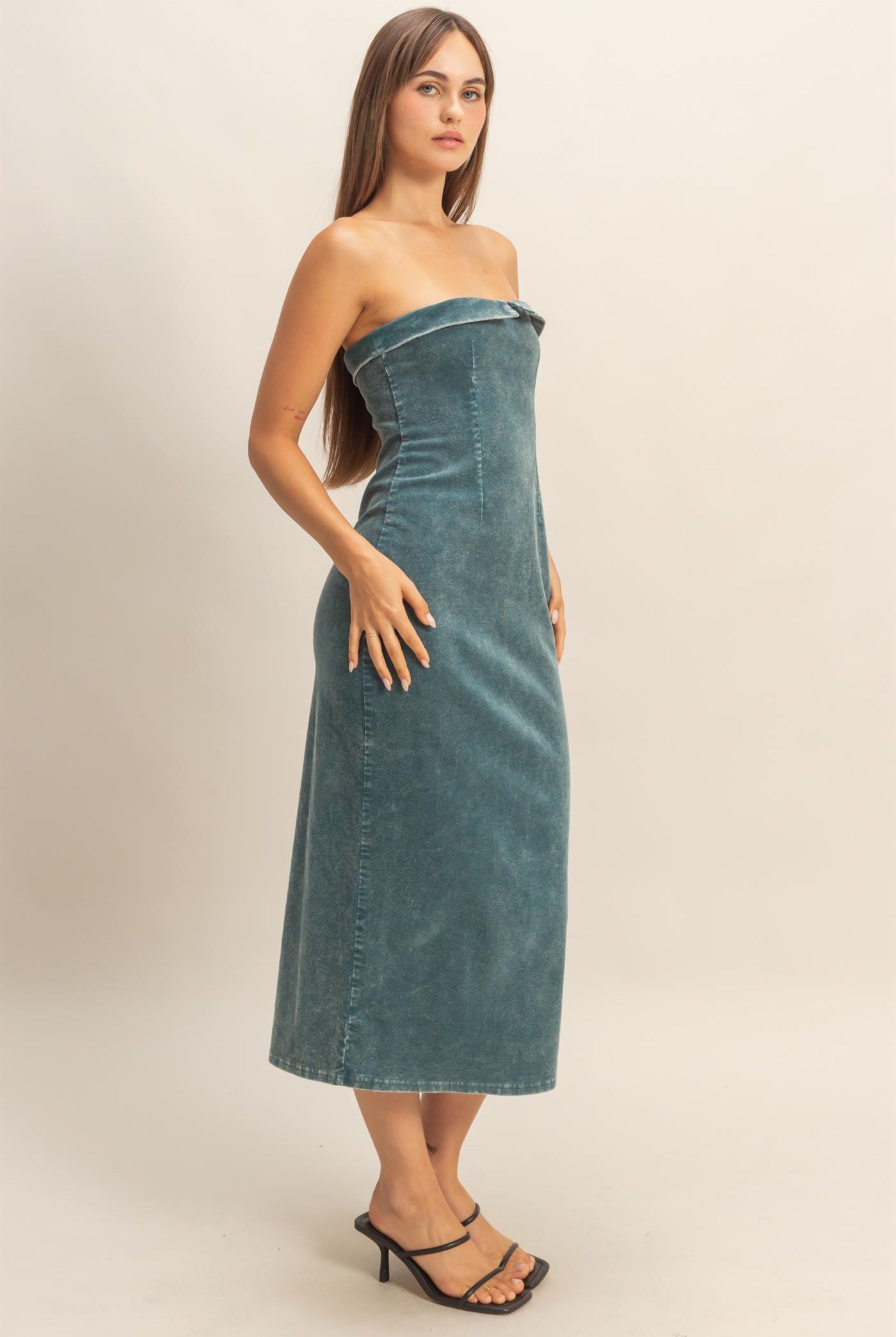 Wholesale Chic Mineral Washed Strapless Midi Dress Dresses HF25F379 GREEN HYFVE