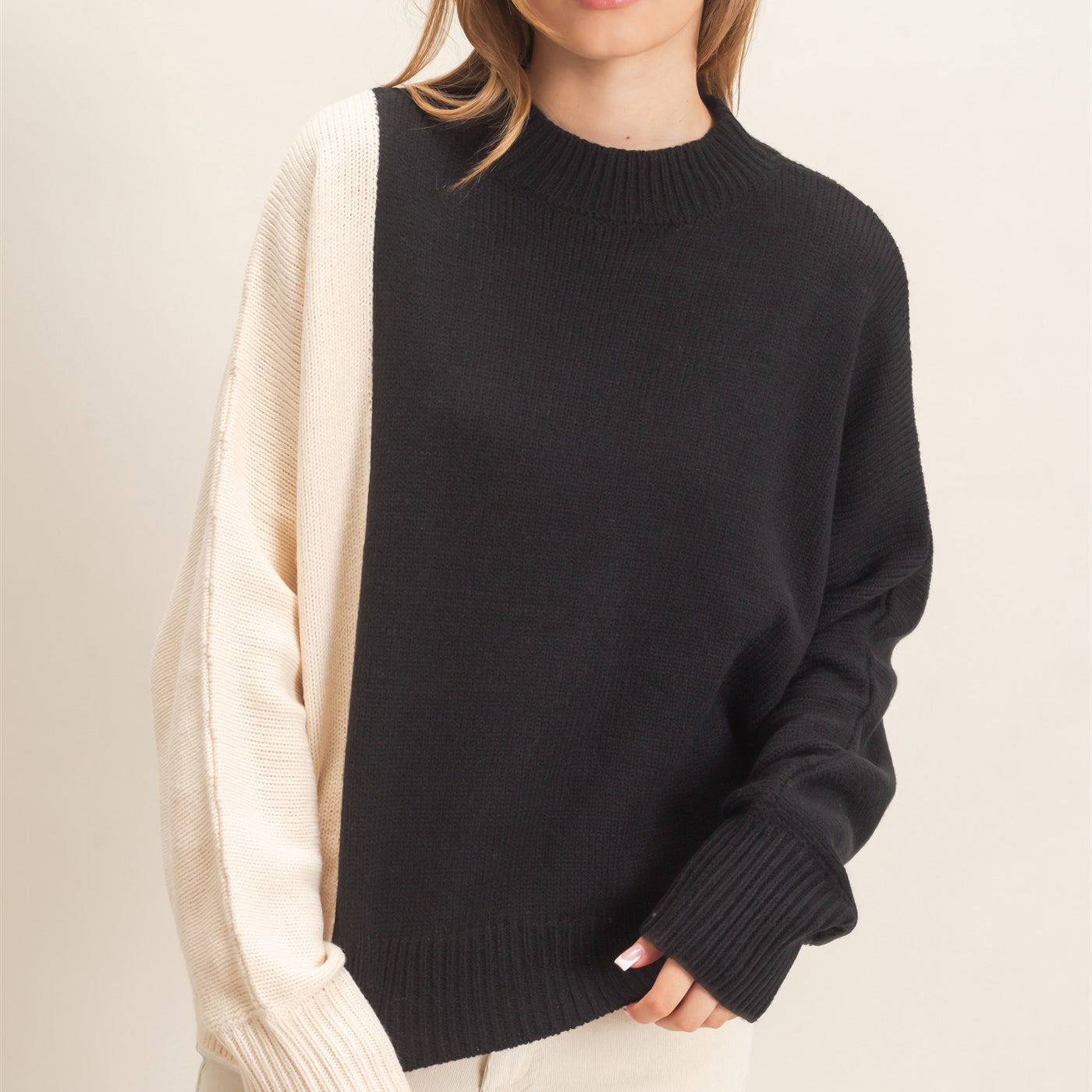 Wholesale Two-Tone Knit Sweater Sweaters HF26F184 BLACK HYFVE