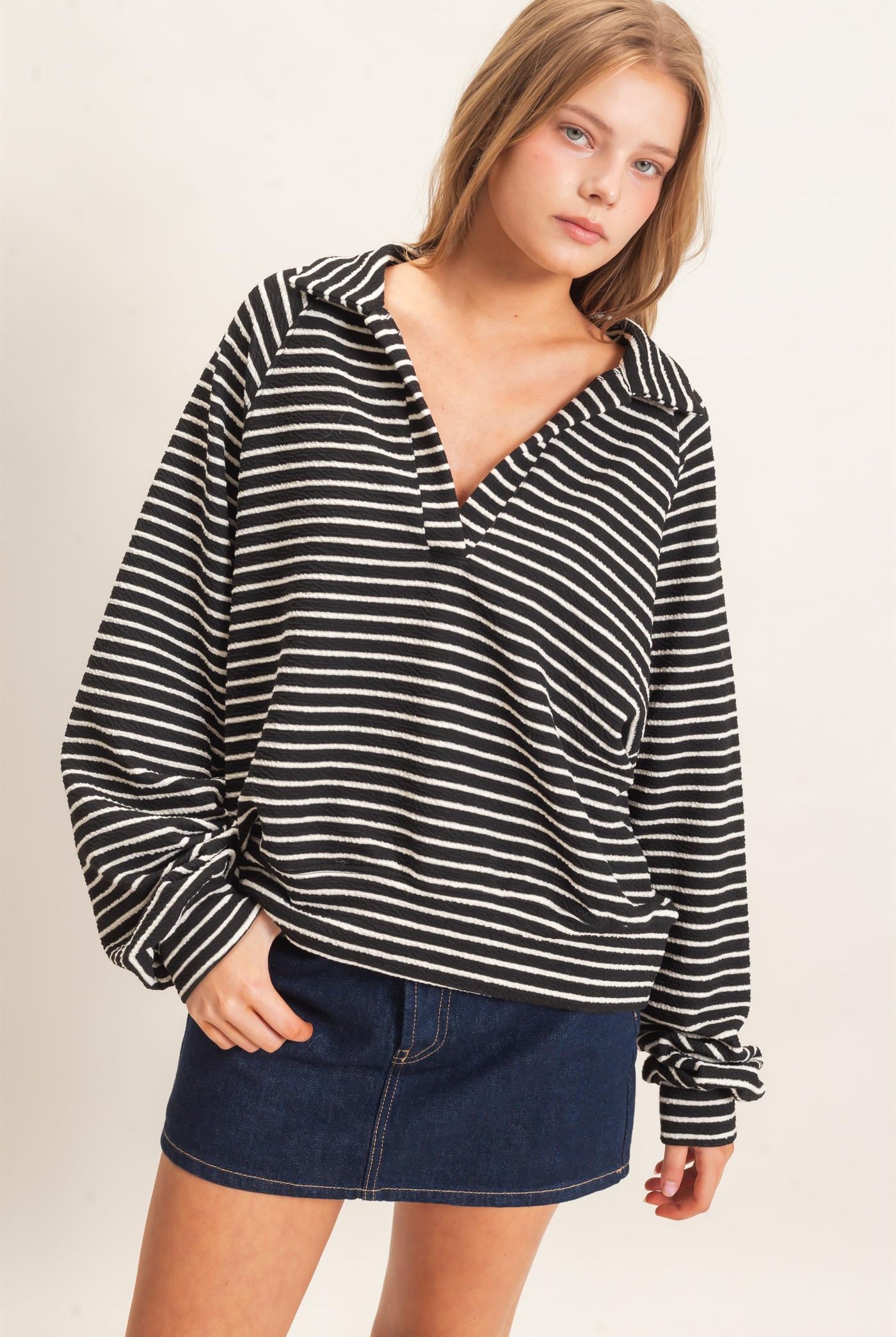 Wholesale Striped Collared Sweatshirt Sweatshirts HF26F095 BLACK HYFVE