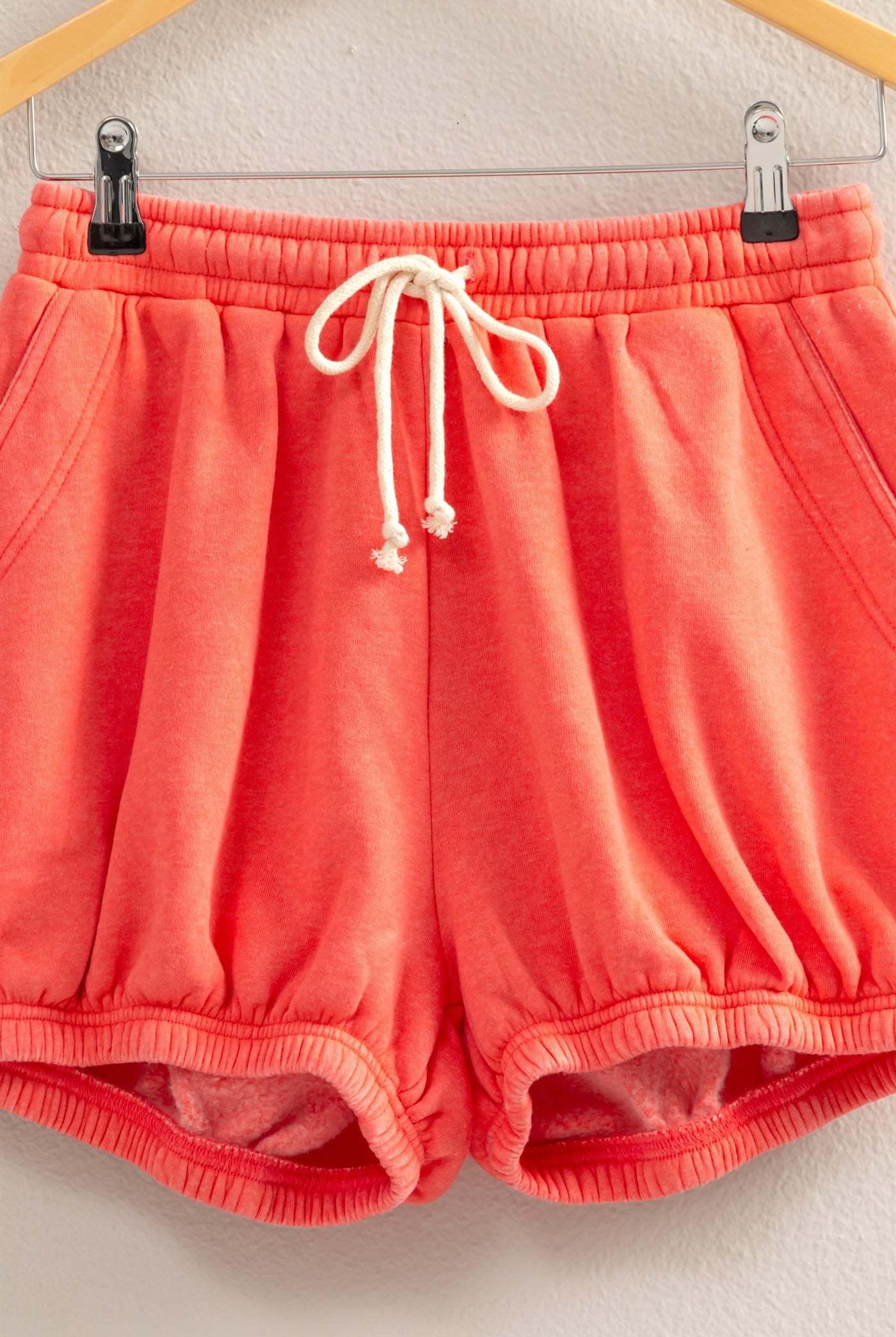 Wholesale Drawstring Waist Bubbled Hem Shorts Shorts DZ25A702 CORAL DOUBLE ZERO