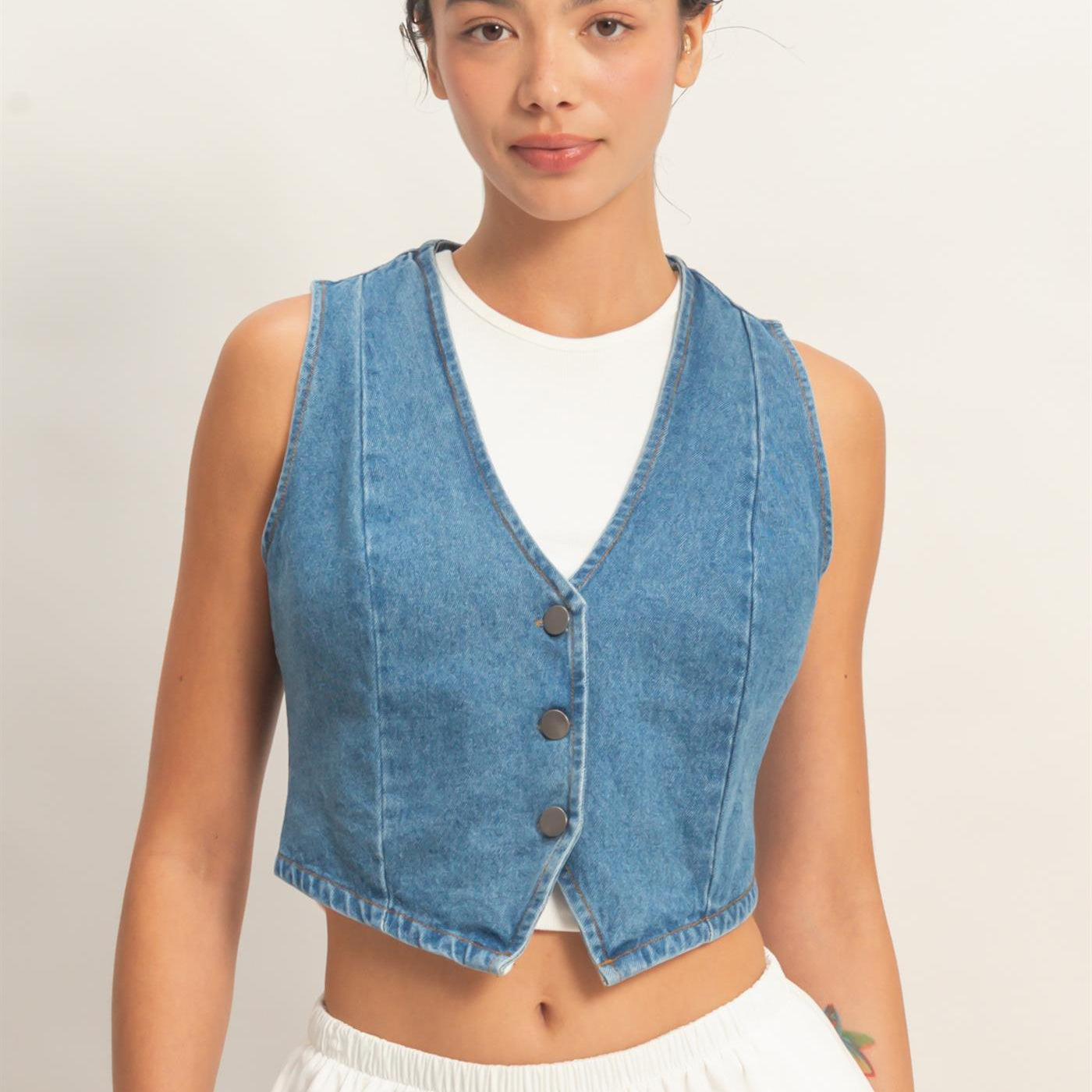 Wholesale V-Neck Sleeveless Denim Vest Clothing Tops DZ26C736 MEDIUM BLUE DOUBLE ZERO