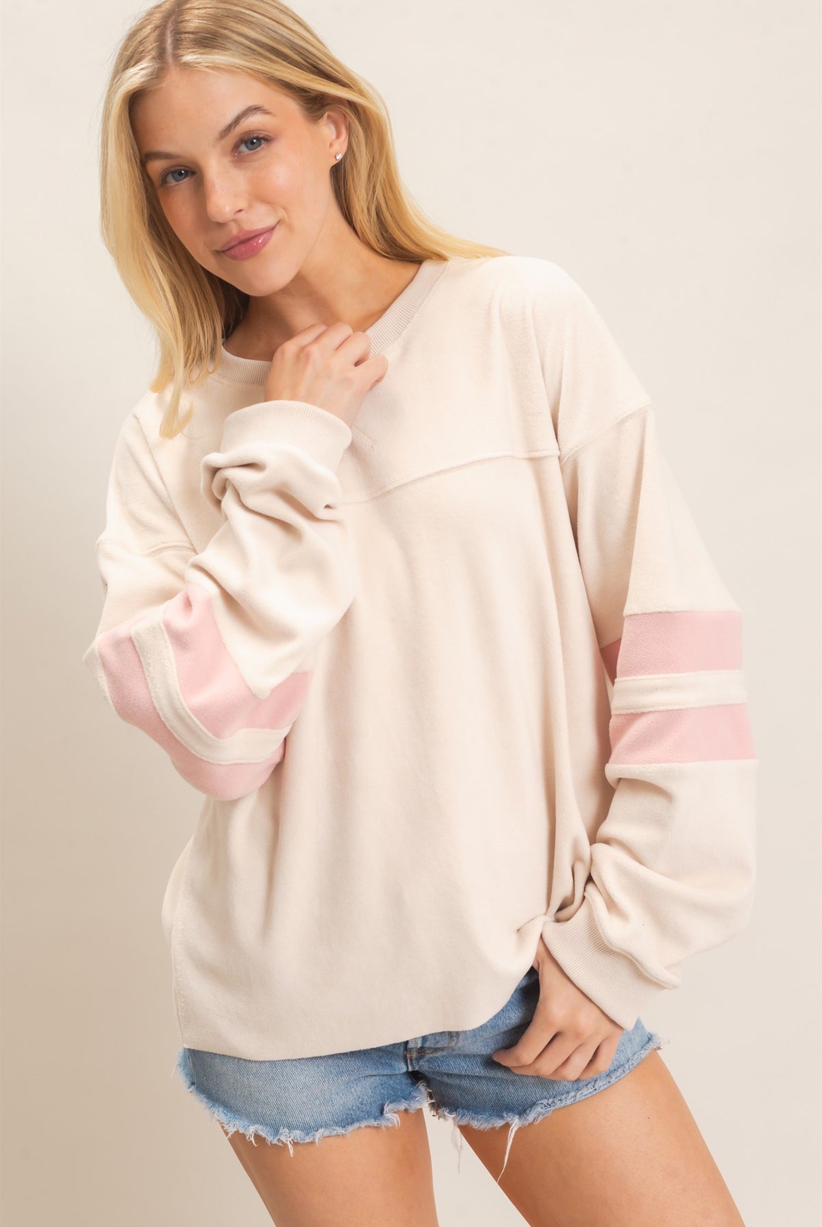 Wholesale Crew Neck Long Sleeve Sweatshirt Sweatshirts HF26E425 CREAM HYFVE