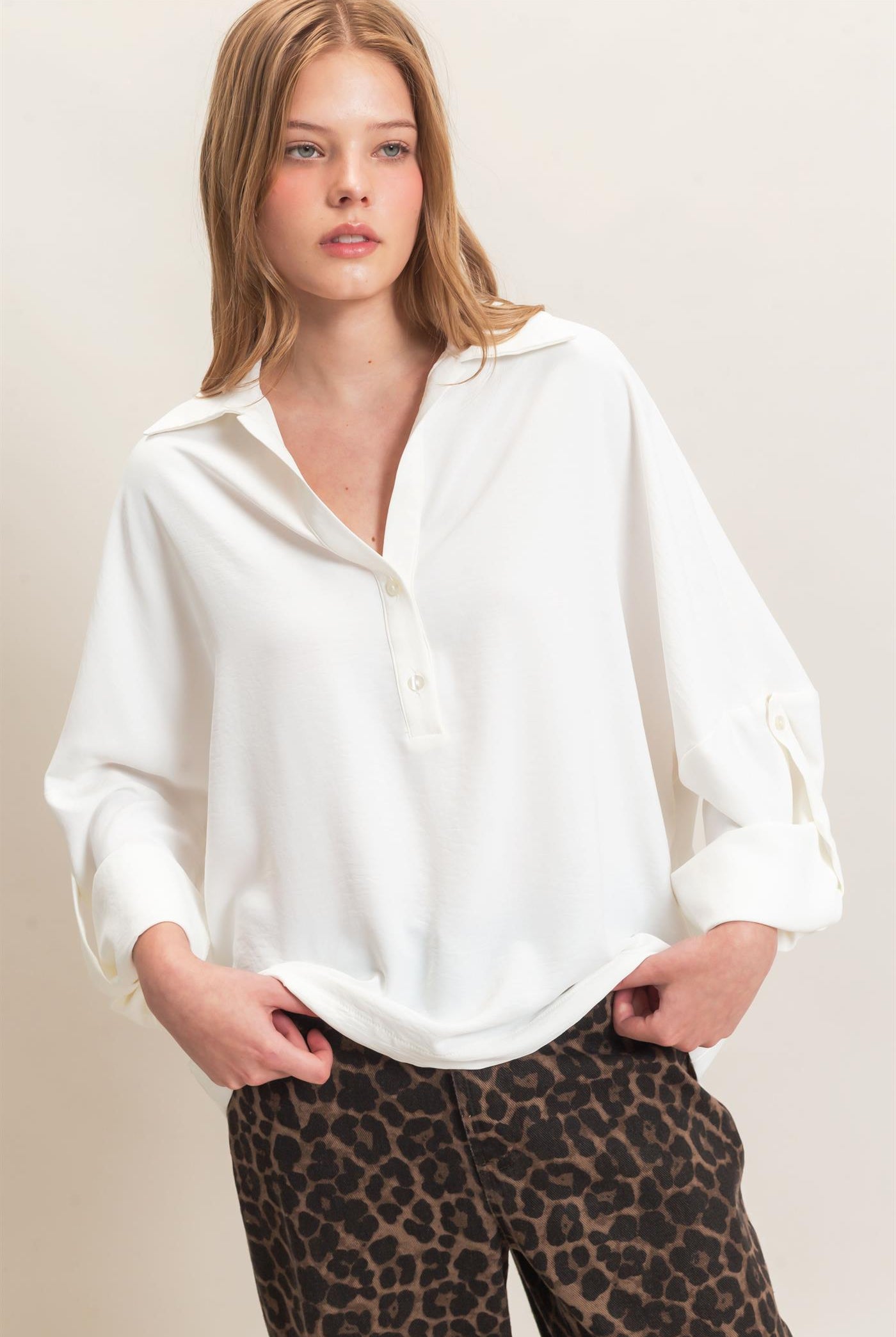 Wholesale Buttoned Collar Split Sleeve Top Clothing Tops HF26F071 OFF WHITE HYFVE