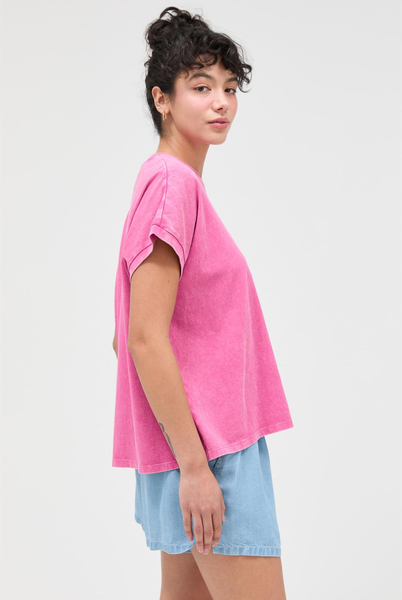 Wholesale Capped Sleeve Mineral Wash T-Shirt T-Shirts DZ26A033 FUCHSIA DOUBLE ZERO