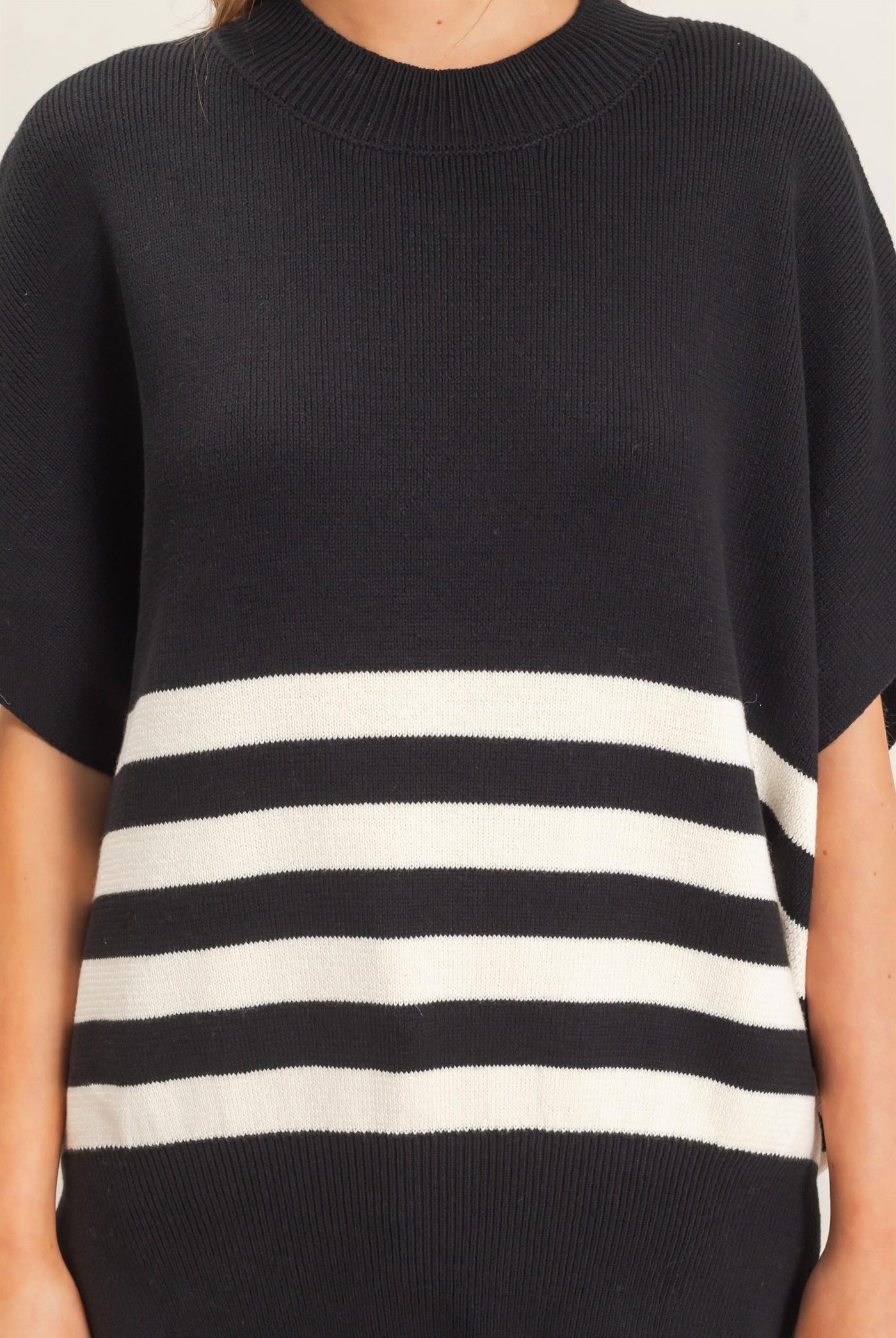 Wholesale Striped Ribbed Crew Neck Sweater Sweaters HF26E350-D BLACK HYFVE