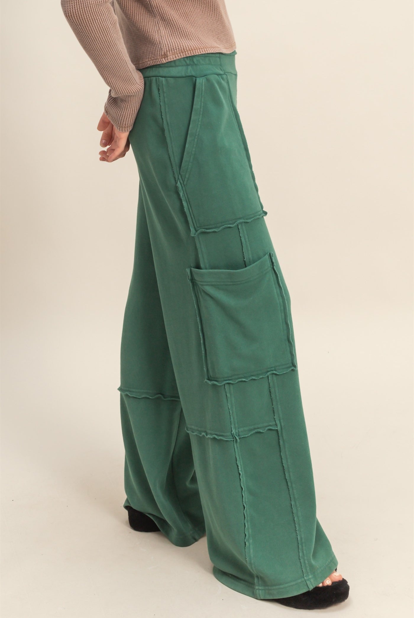 Wholesale Mineral Wash Oversized Utility Sweatpants Sweatpants DZ25C903 DARK GREEN DOUBLE ZERO