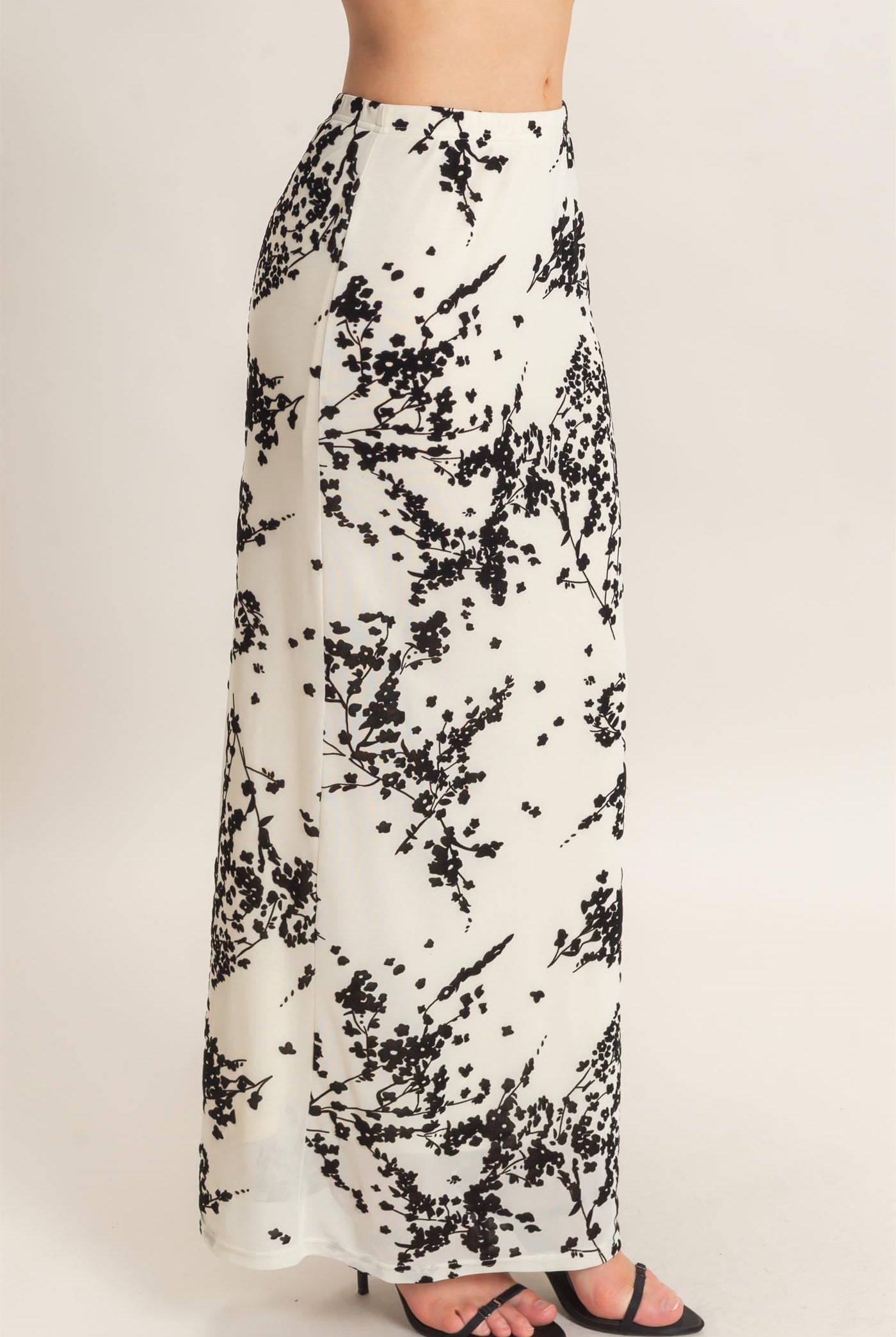 Wholesale Contrast Velvet Print Maxi Skirt Skirts HF26F221 CREAM HYFVE