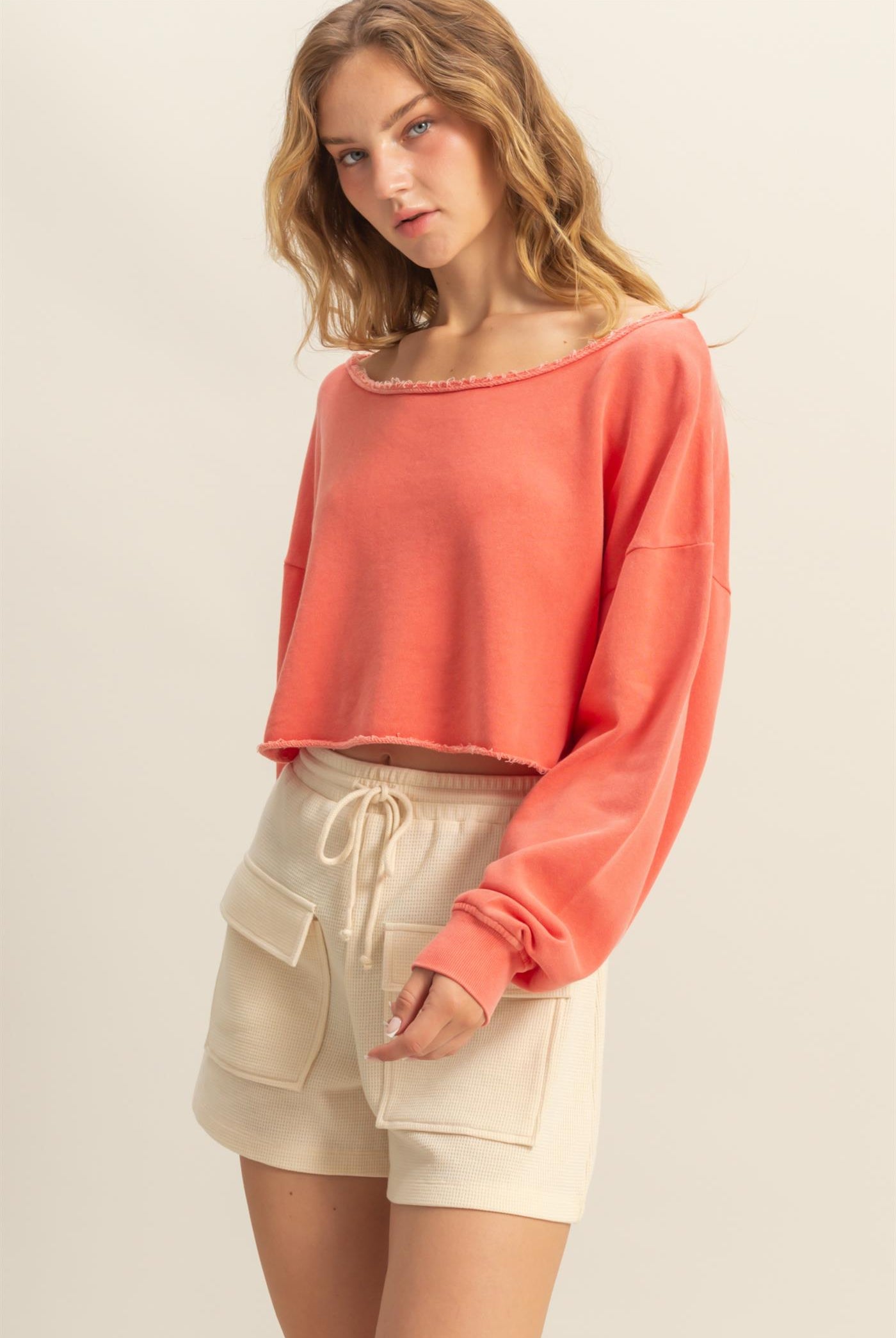 Wholesale Frayed Detail Long Sleeve Crop Top Sweatshirts DZ25A776 CORAL DOUBLE ZERO