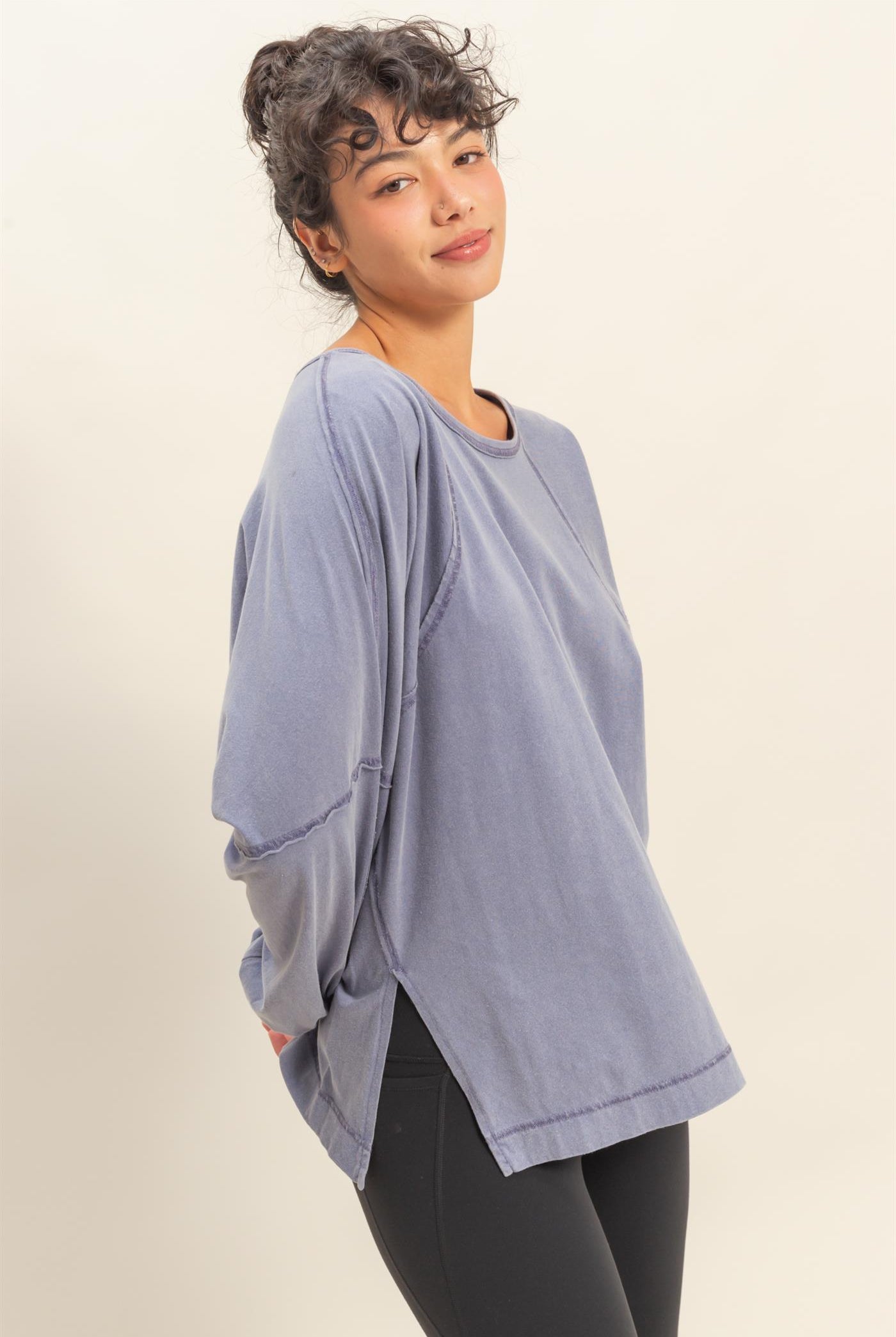 Wholesale Washed Oversized Long Sleeve Top With Slit Clothing Tops DZ25C921 DUSTY INDIGO HYFVE