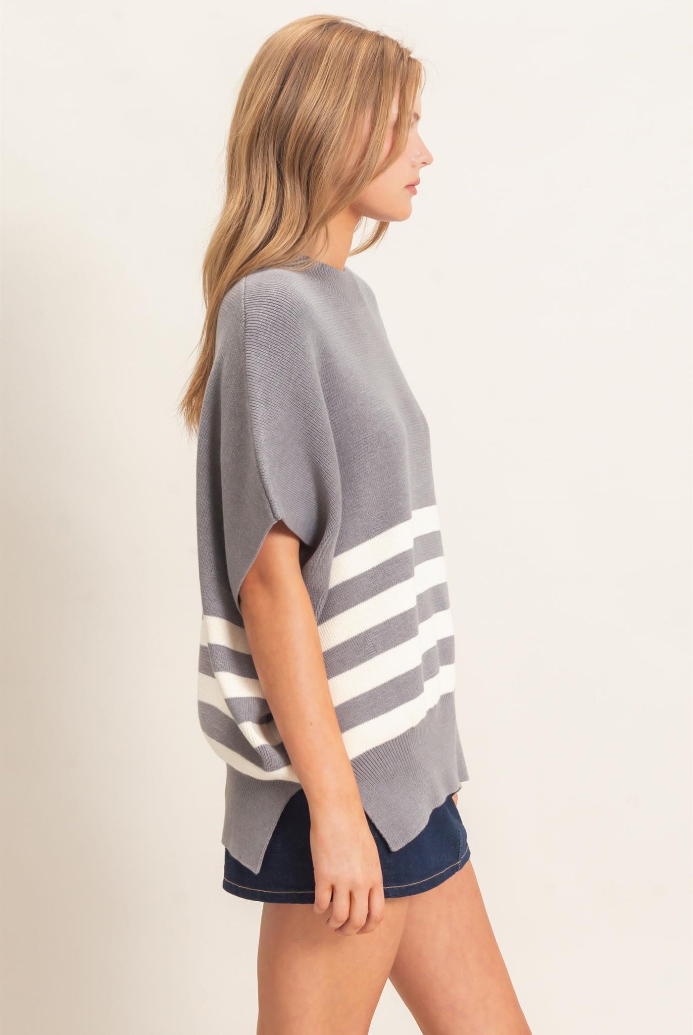 Wholesale Striped Ribbed Crew Neck Sweater Sweaters HF26E350-D GRAY HYFVE