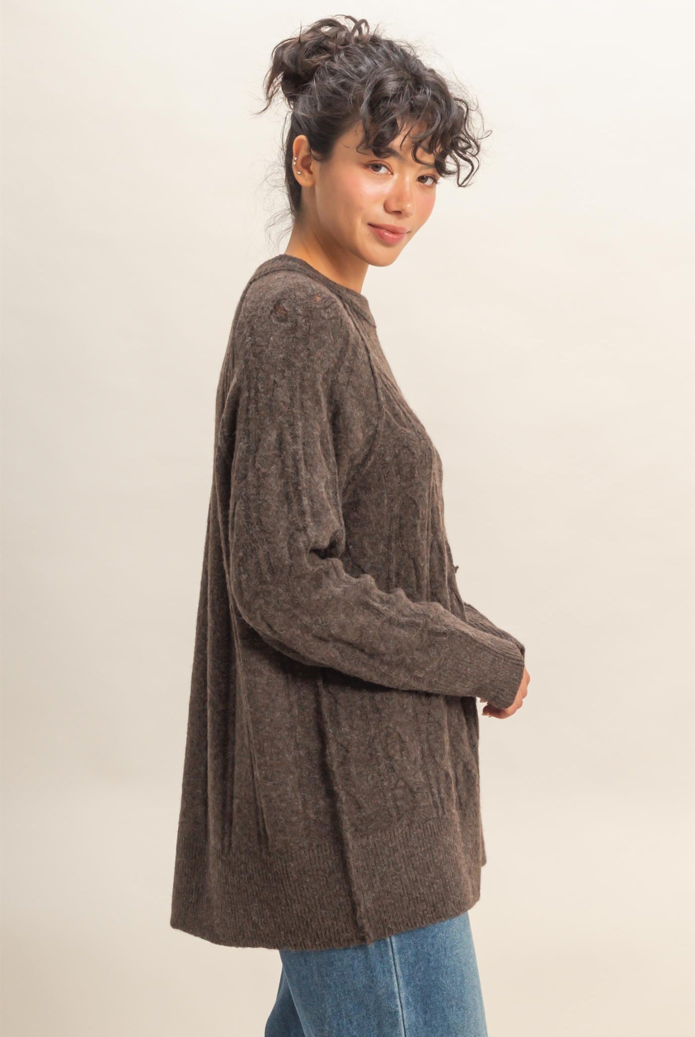 Wholesale Crew Neck Cable Knit Sweater Pullover Sweaters DZ25E957 CHESTNUT HYFVE