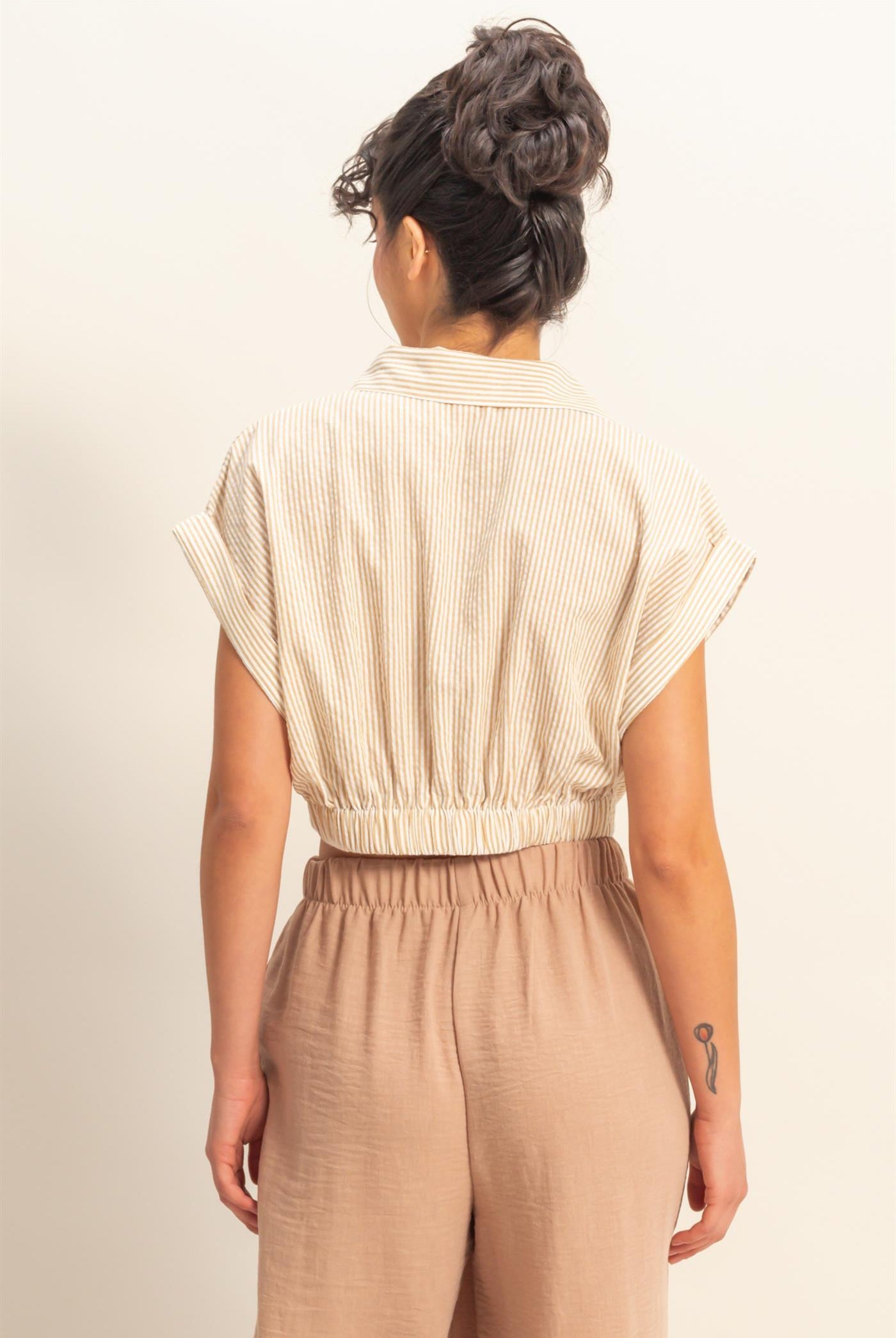 Wholesale Striped Short Sleeve Cropped Top Blouses DZ25C431 TAUPE/WHITE DOUBLE ZERO