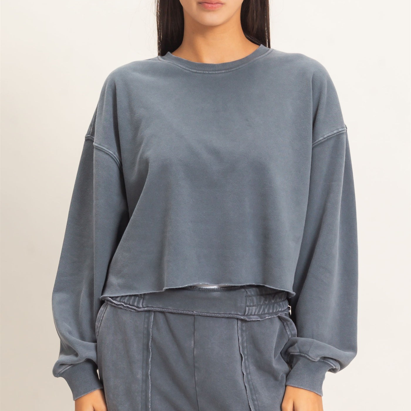 Wholesale Mineral Wash Raw Hem Cropped Sweatshirt Sweatshirts DZ26C968 DARK GRAY DOUBLE ZERO
