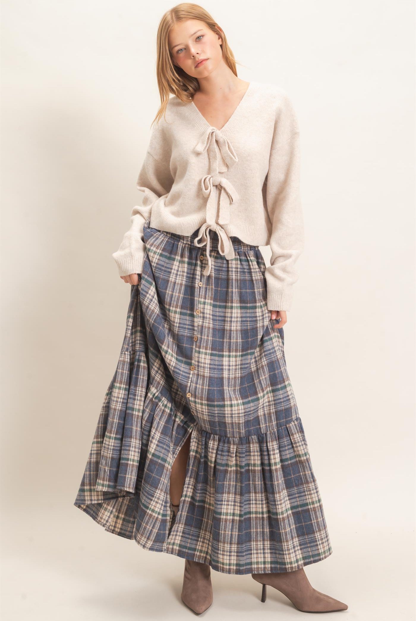 Wholesale Plaid Tiered Ruffle Skirt Skirts HF26E173 BLUE HYFVE