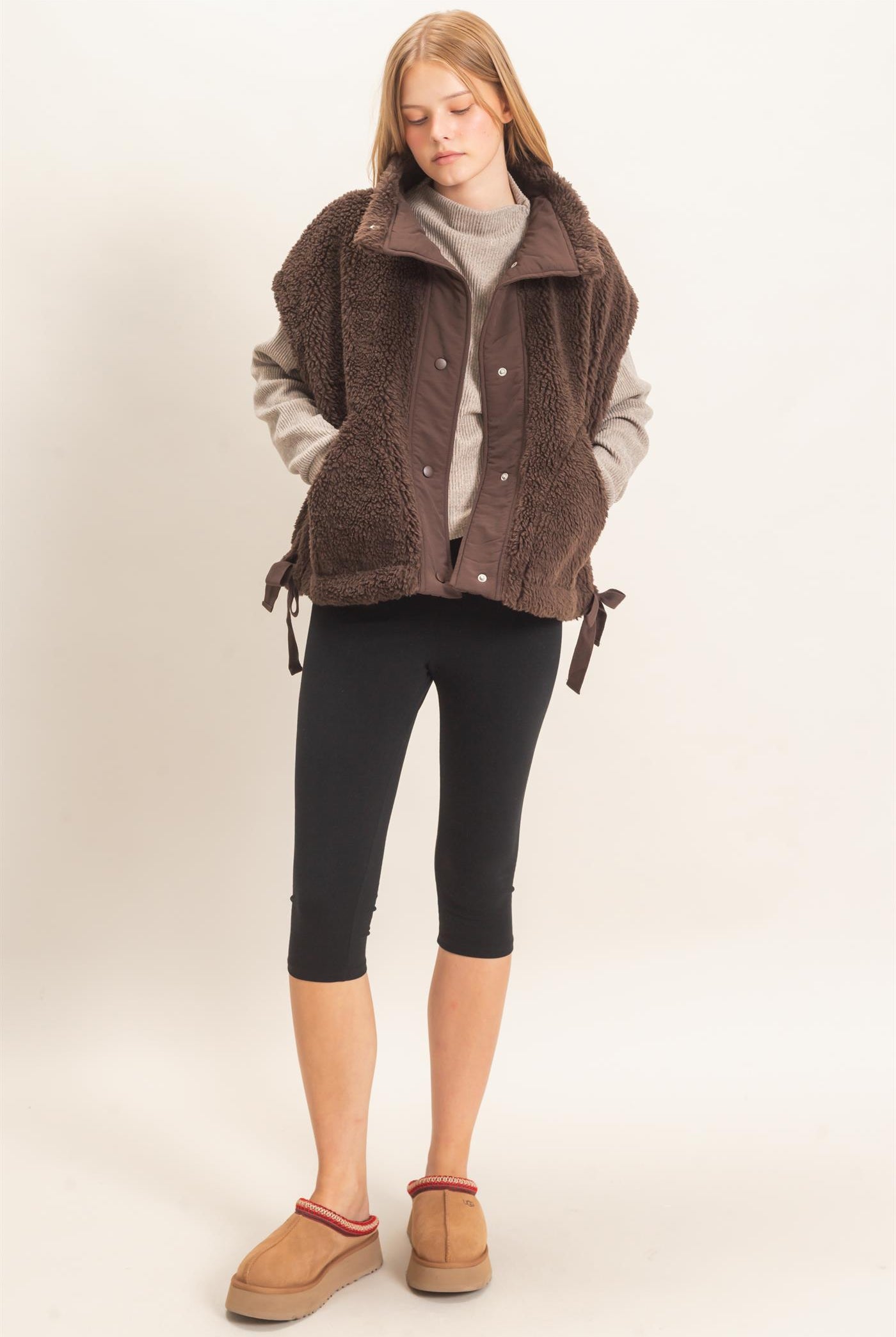 Wholesale Sherpa Vest With Snap Closure Outerwear HF26F131-D BROWN HYFVE