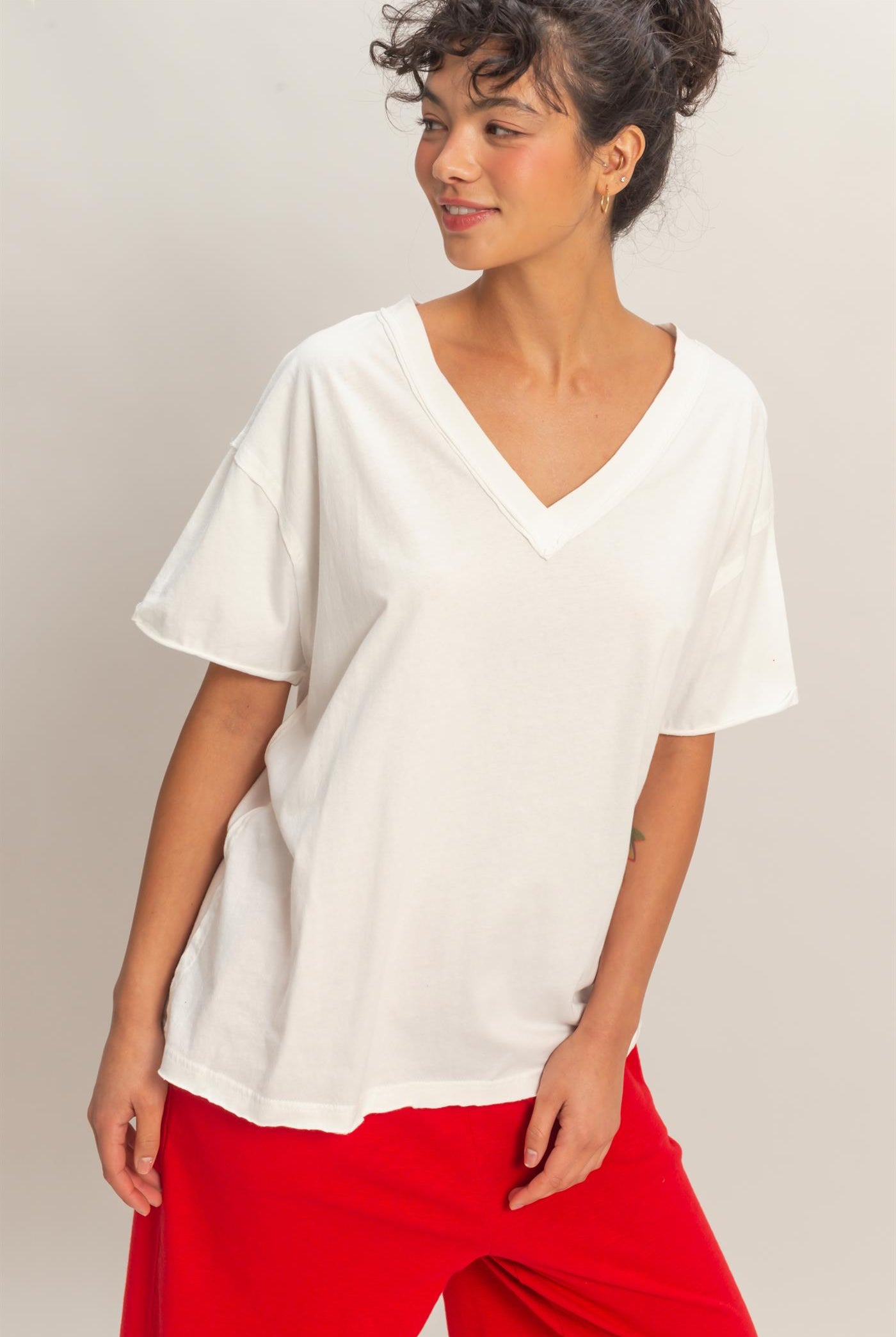 Wholesale Washed V-Neck Oversized Tee Clothing Tops DZ26A760 WHITE DOUBLE ZERO