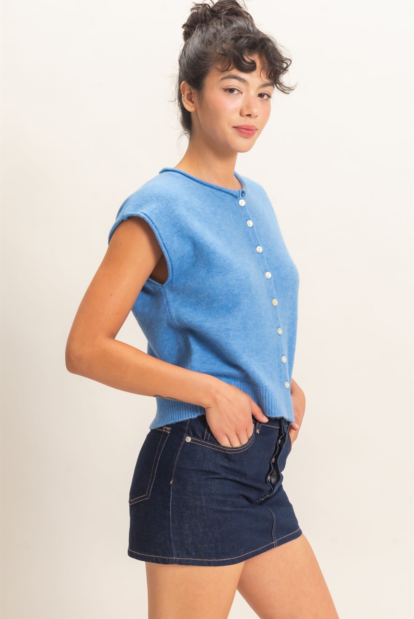 Wholesale Rolled Edge Button Front Sweater Vest Sweaters DZ26E239 BLUE DOUBLE ZERO