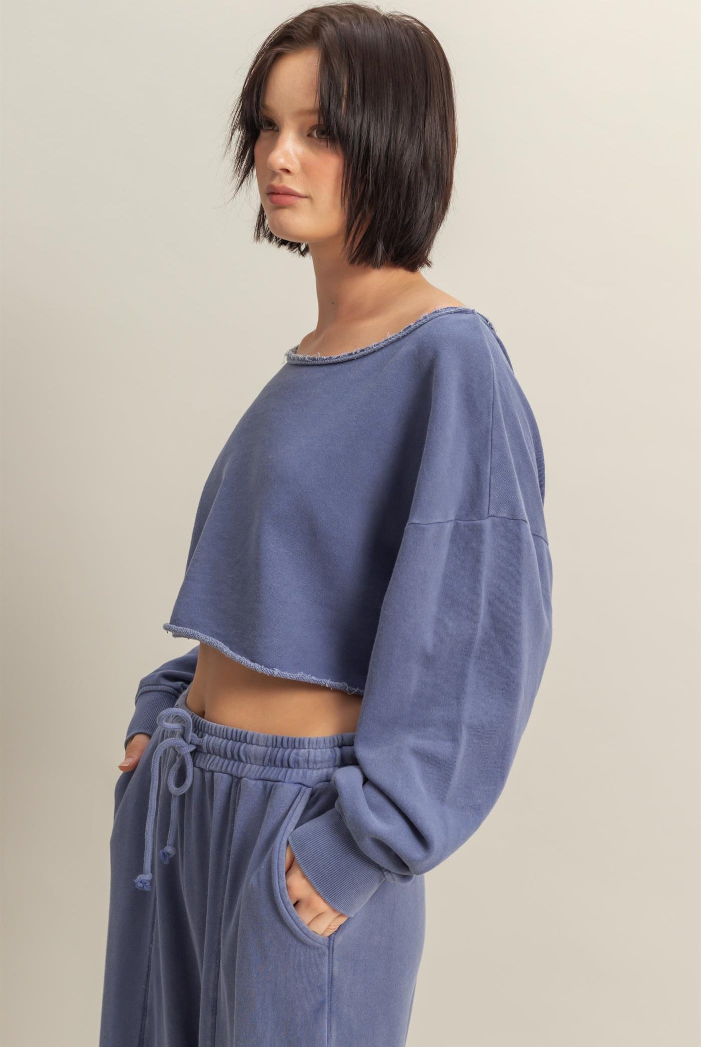 Wholesale Frayed Detail Long Sleeve Crop Top Sweatshirts DZ25A776 DARK NIGHT DOUBLE ZERO