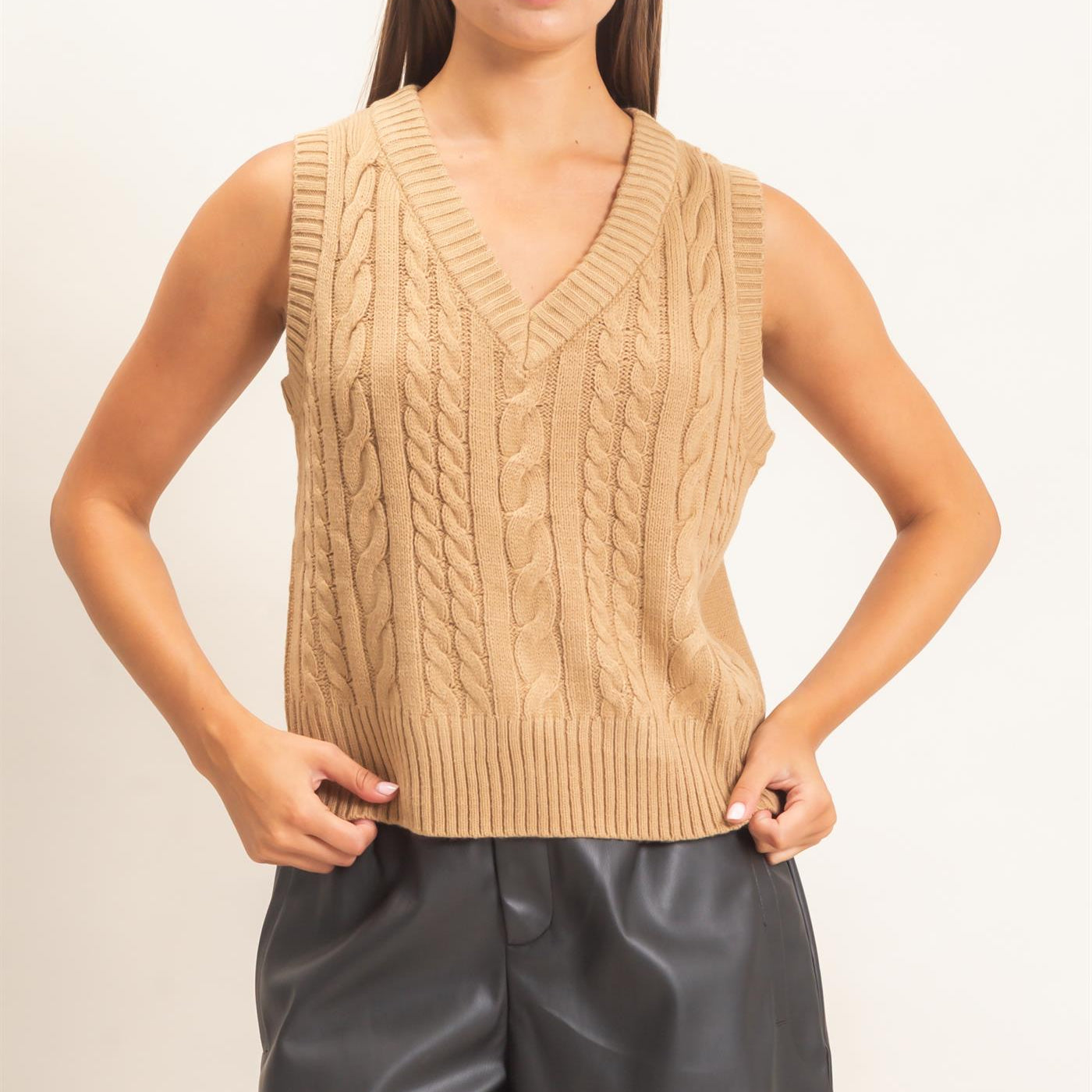 Wholesale Cable Knit V-Neck Sweater Vest Sweaters DZ26E548 TAUPE DOUBLE ZERO
