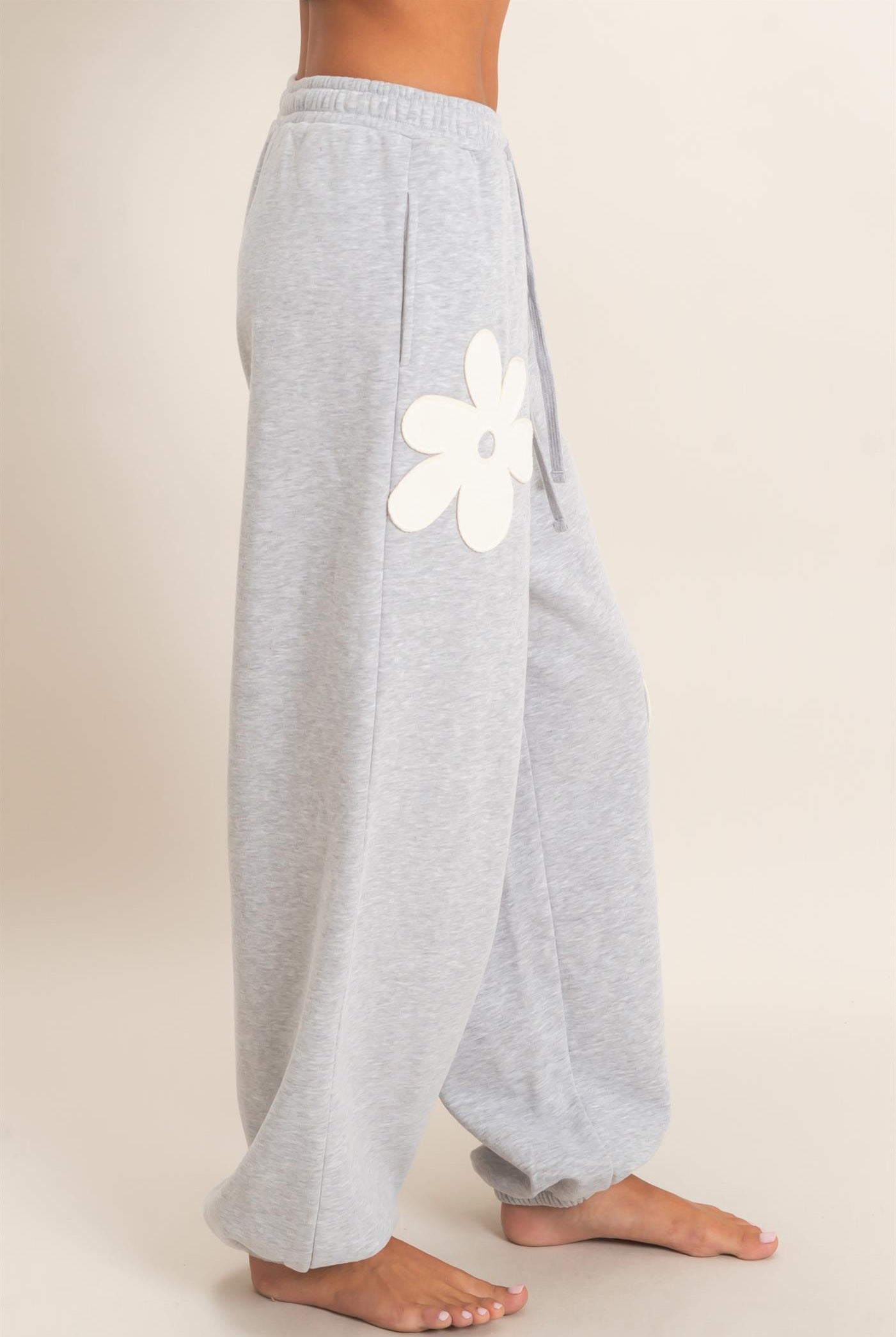 Wholesale Floral Applique Drawstring Jogger Pants Joggers DZ26F308 HEATHER GRAY DOUBLE ZERO