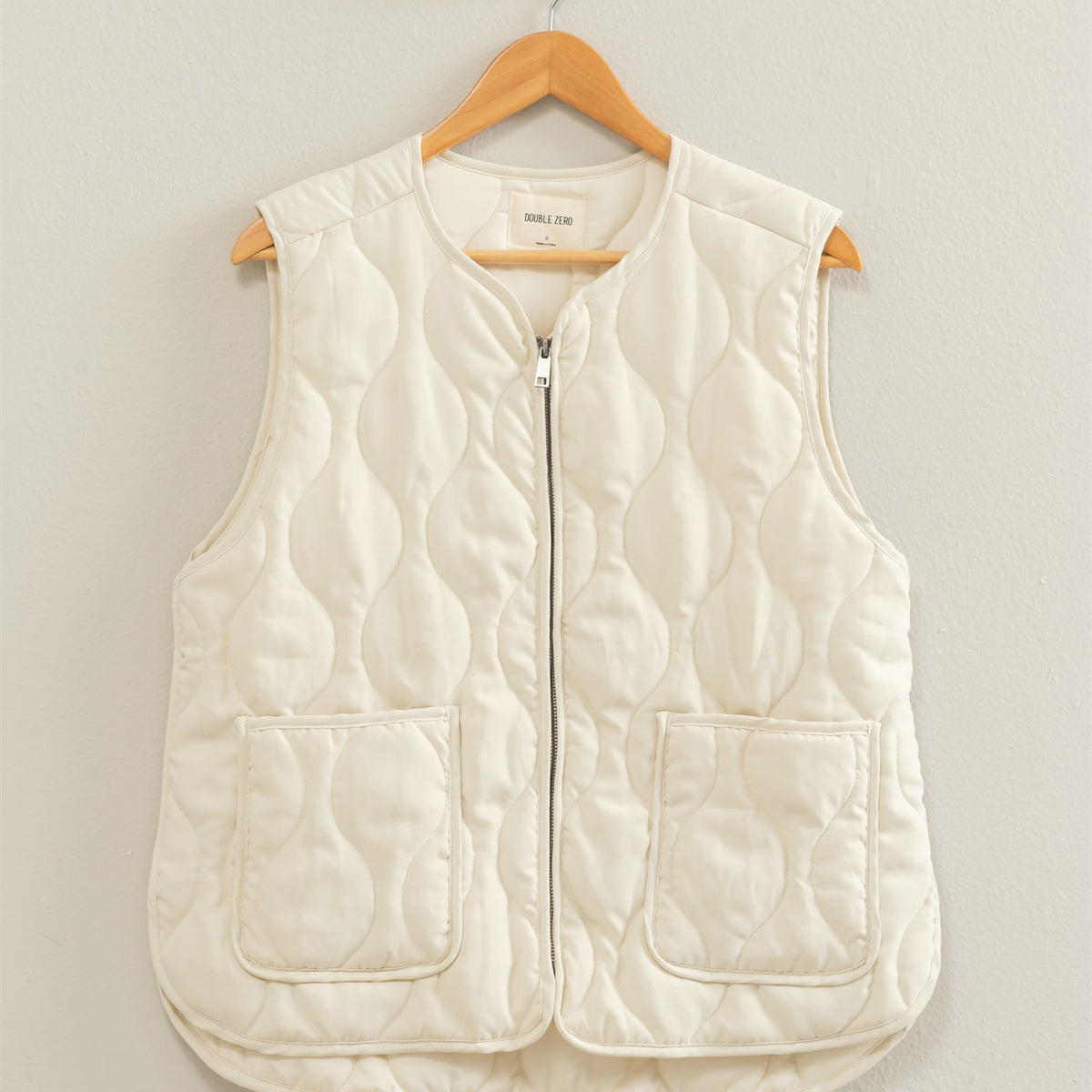 Wholesale Quilted Vest With Pockets Vests DZ26F336 CREAM DOUBLE ZERO