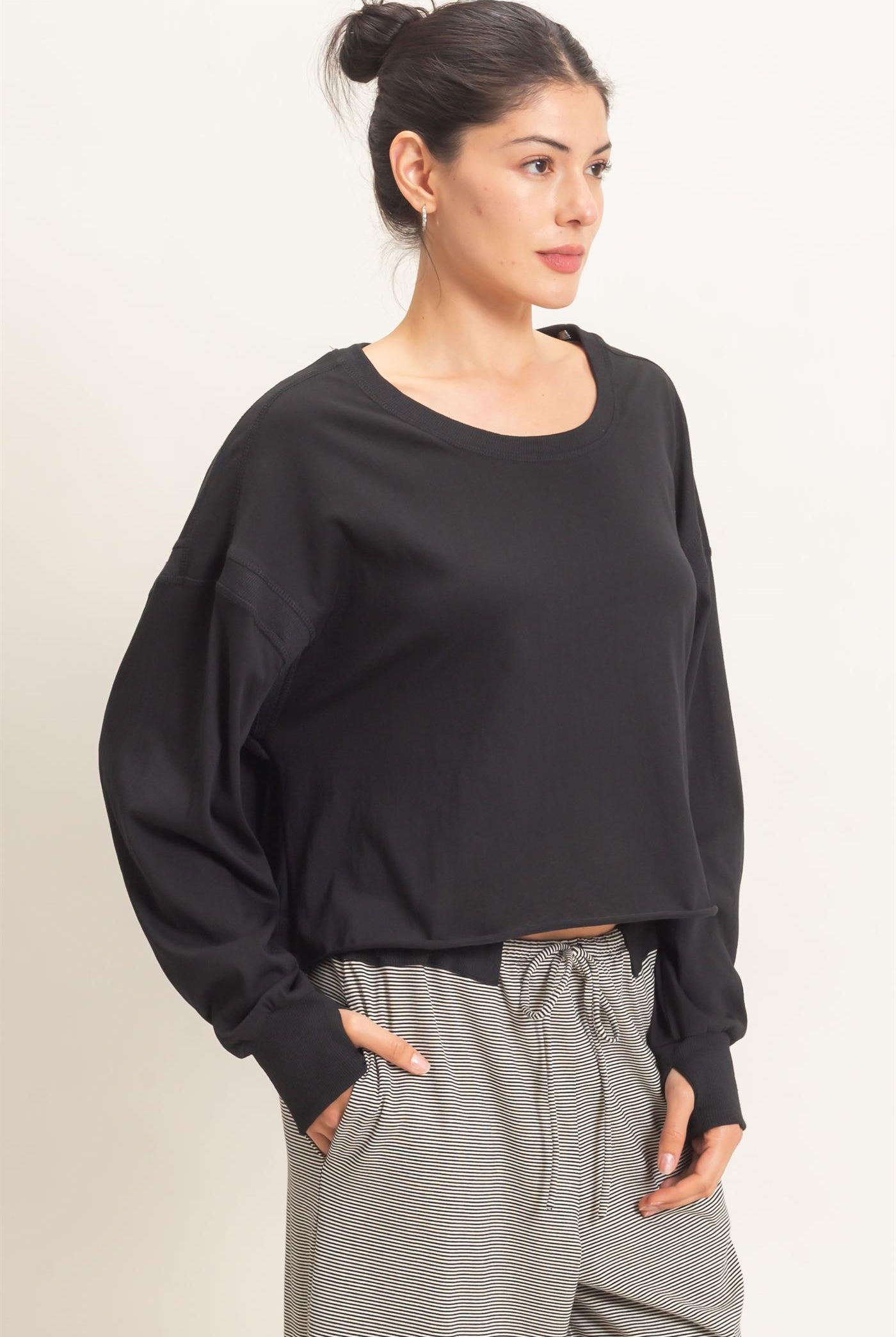 Wholesale Crew Neck Top Clothing Tops HF26C808 BLACK HYFVE