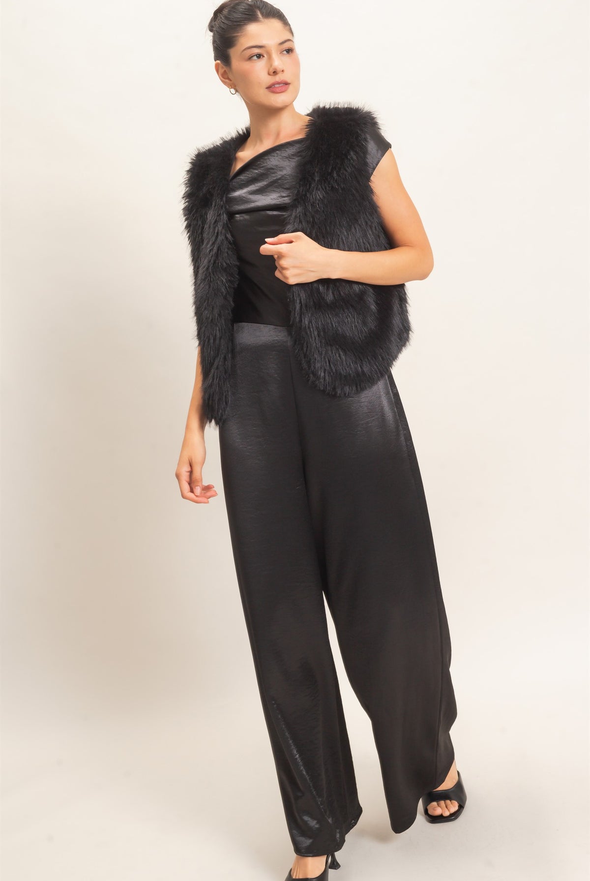 Wholesale Open-Front Faux Fur Vest Vests HF26F164 BLACK HYFVE