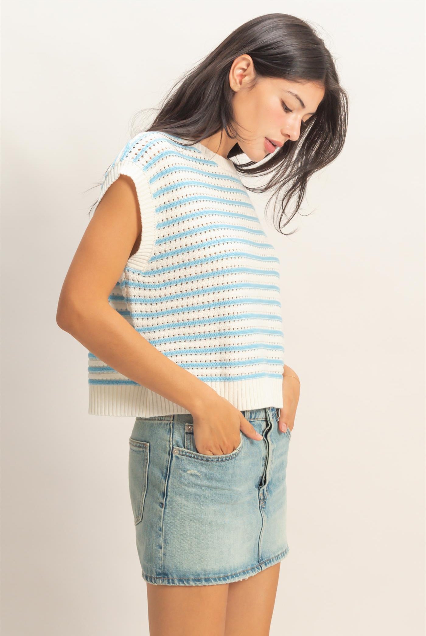 Wholesale Striped Sleeveless Crew Neck Top Sweaters DZ26A222 BLUE DOUBLE ZERO