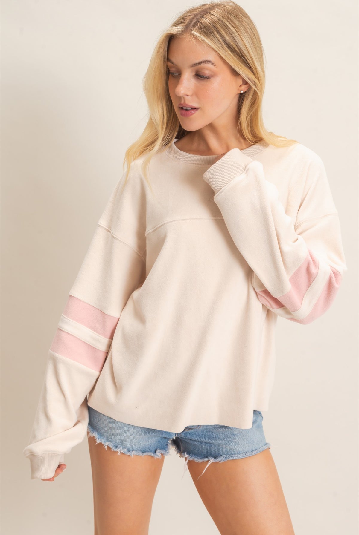 Wholesale Crew Neck Long Sleeve Sweatshirt Sweatshirts HF26E425 CREAM HYFVE