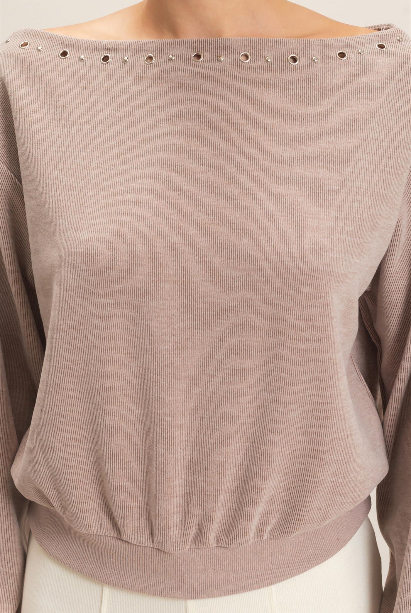Wholesale Studded Crew Neck Sweatshirt Sweatshirts HF26E545 BEIGE HYFVE