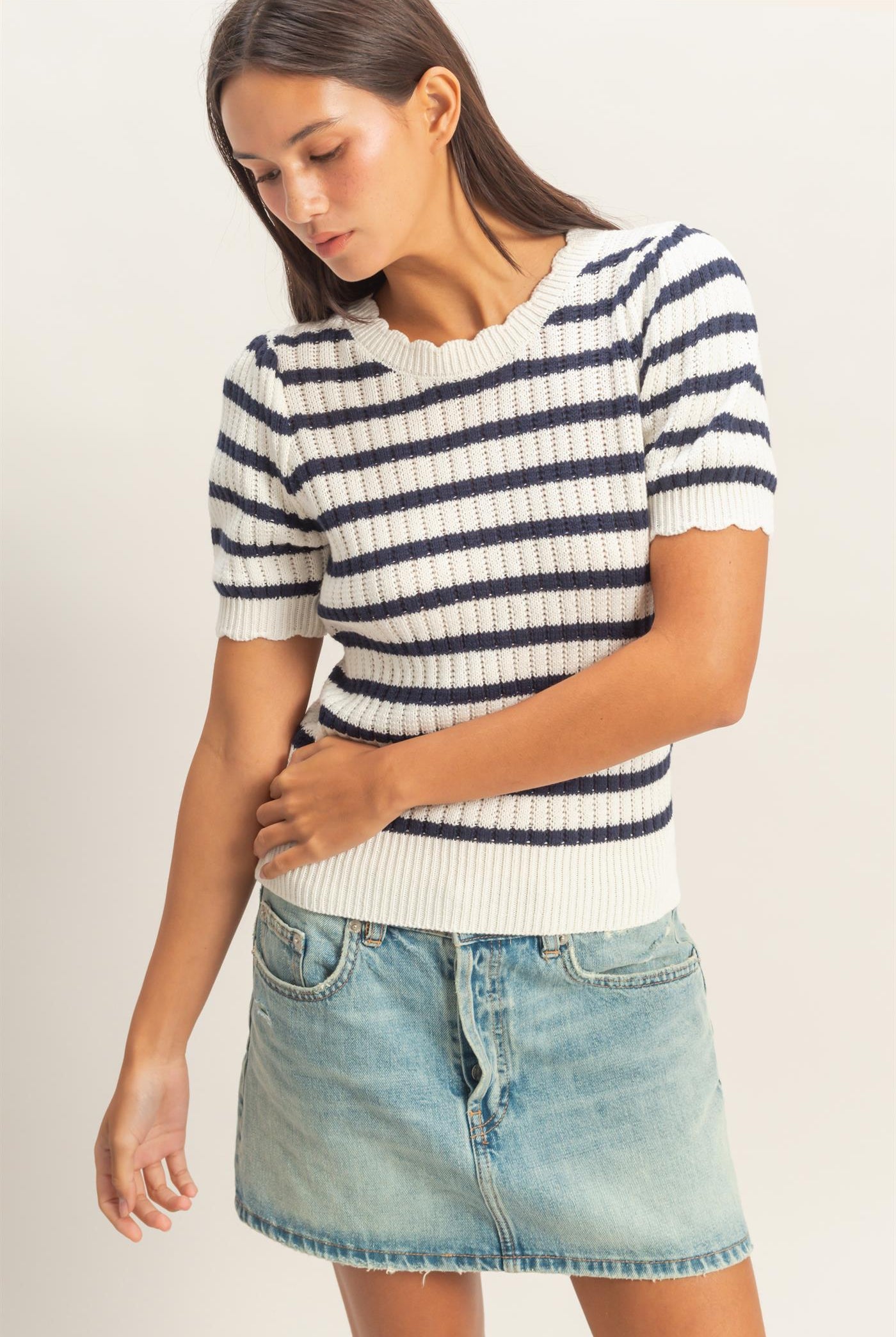 Wholesale Striped Scallop Edge Puff Sleeve Knit Top Shirts DZ26A284 NAVY DOUBLE ZERO