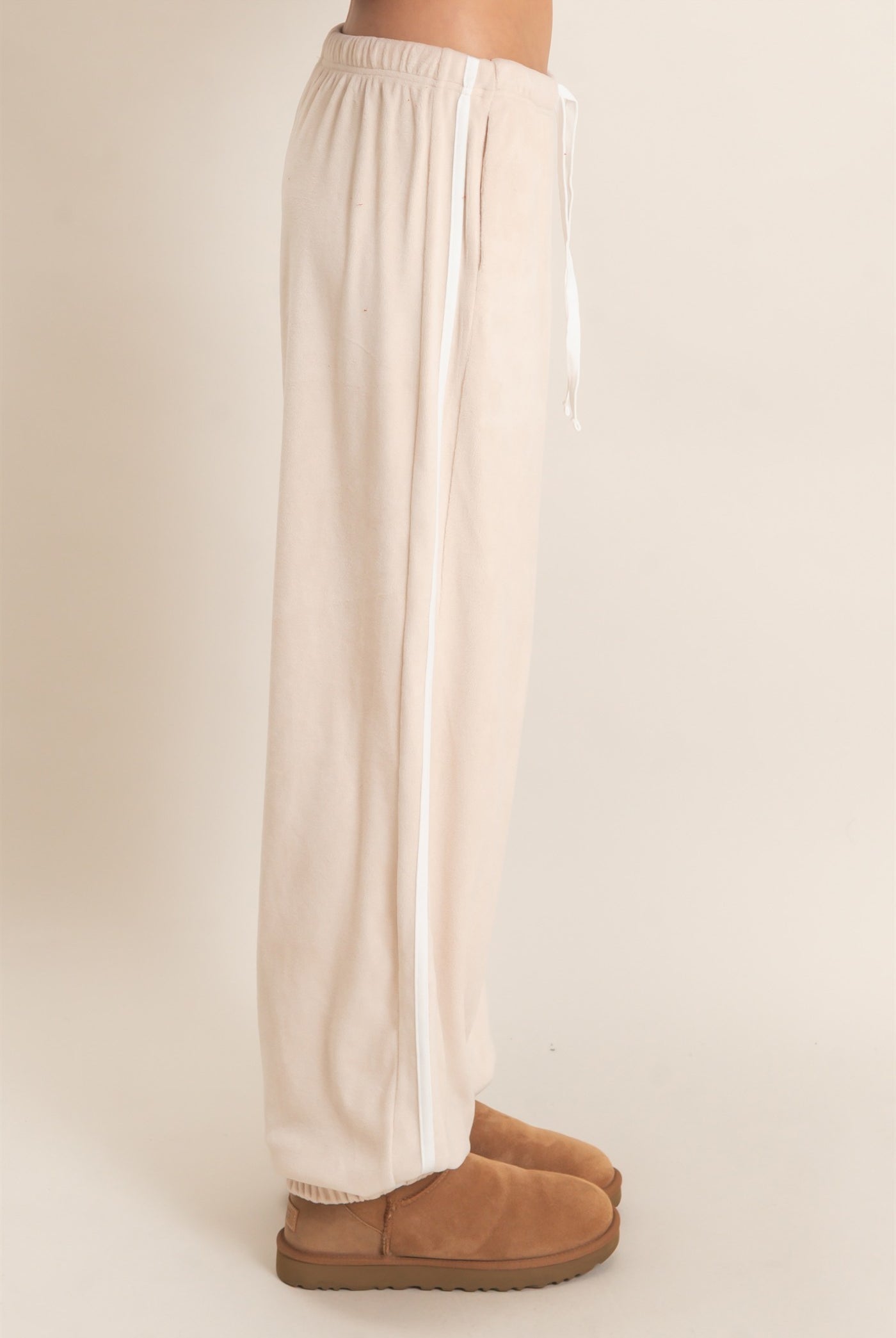Wholesale Drawstring Waist Jogger Pants Joggers HF26E424-D CREAM HYFVE