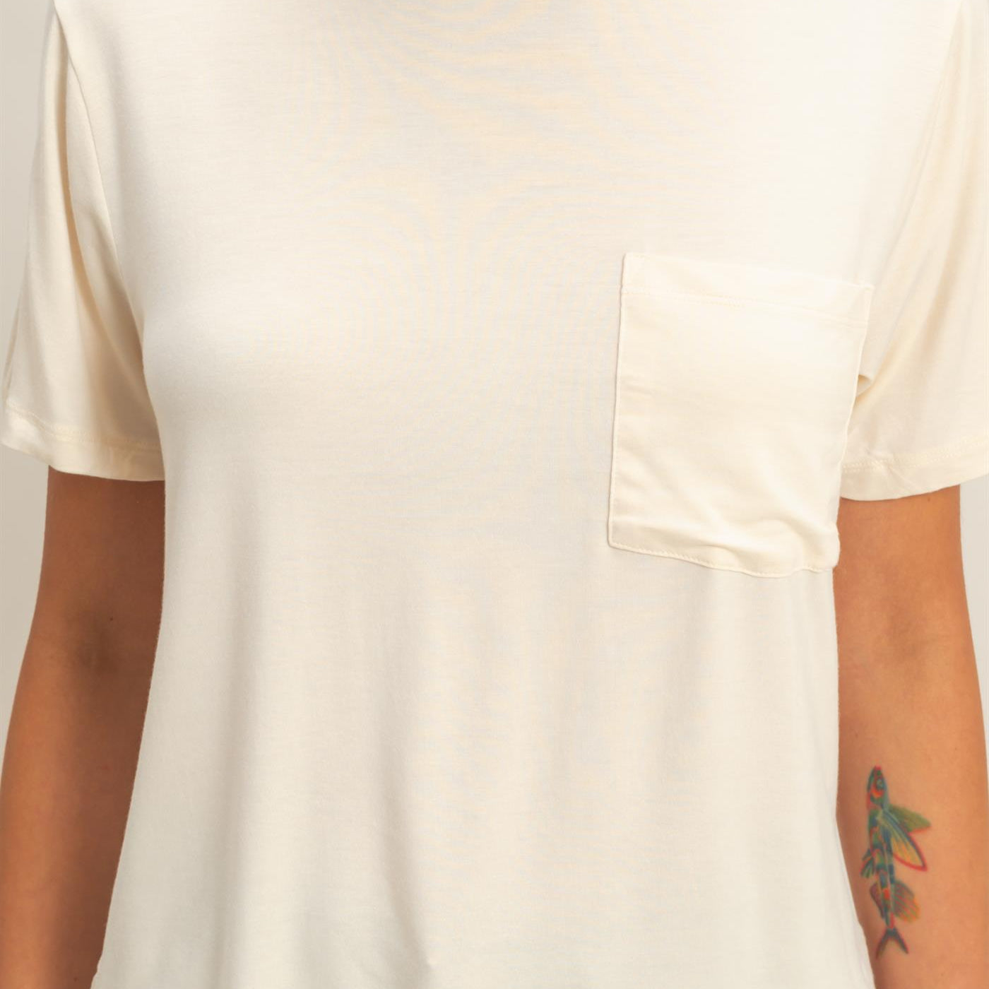 Wholesale Classic Crew Neck Short Sleeve Pocket Top T-Shirts DZ25C922 CREAM DOUBLE ZERO