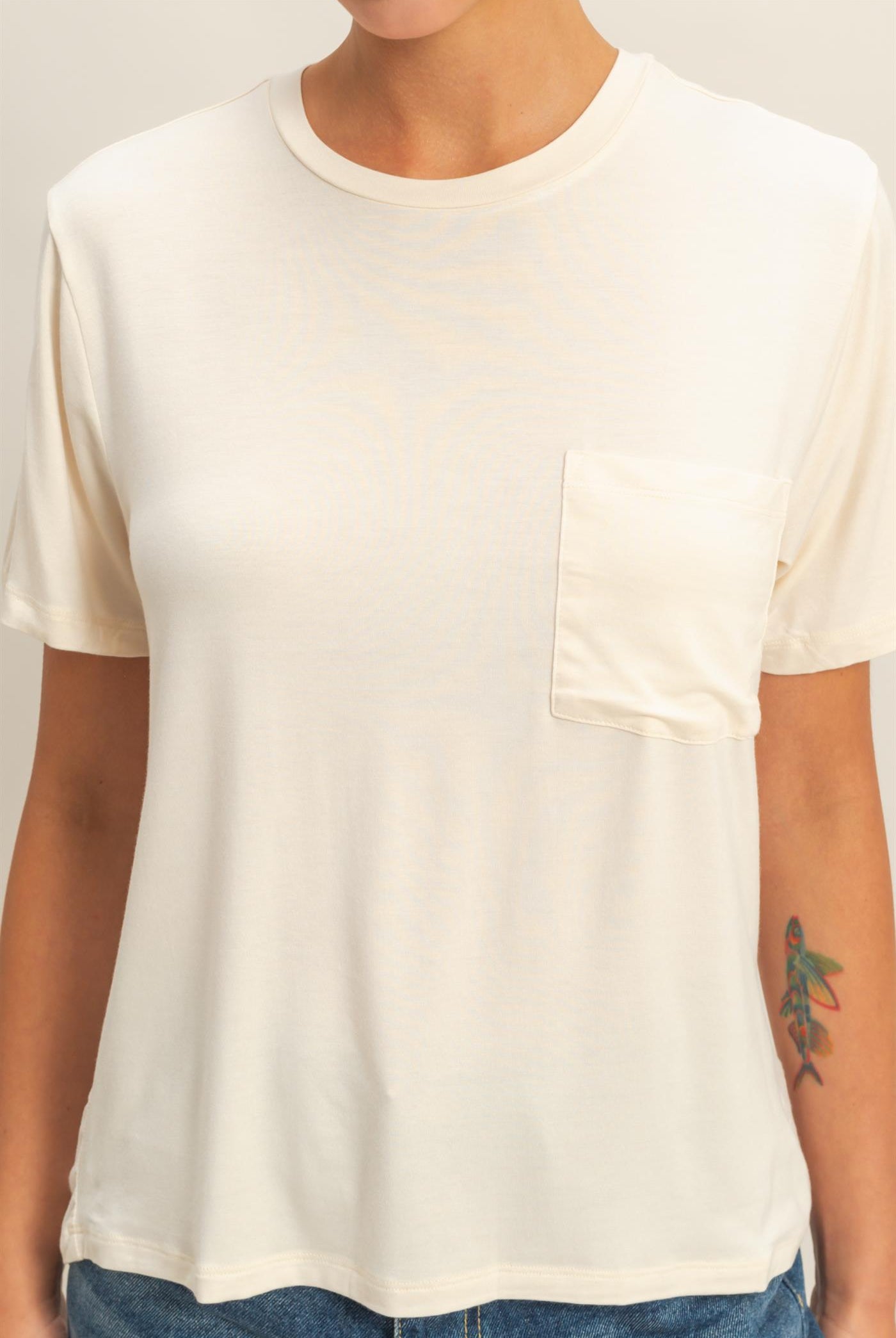 Wholesale Classic Crew Neck Short Sleeve Pocket Top T-Shirts DZ25C922 CREAM DOUBLE ZERO