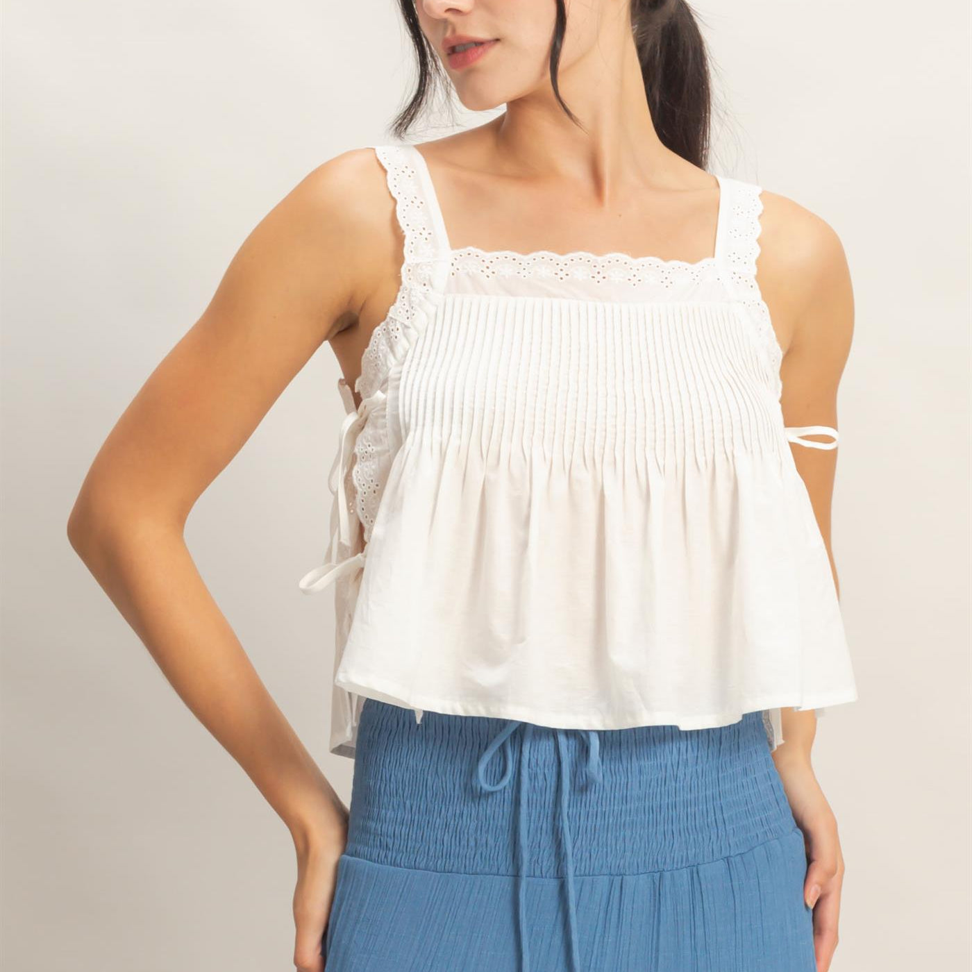 Wholesale Pleated Lace Trim Tank Tank Tops HF26C271 OFF WHITE HYFVE