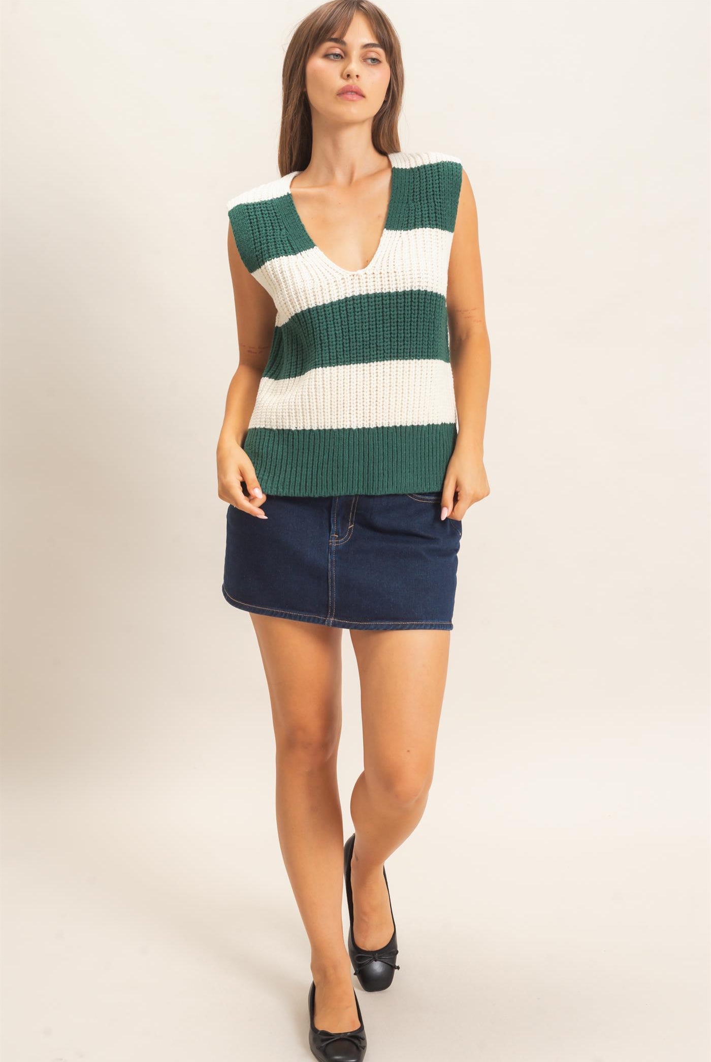 Wholesale V-Neck Striped Sweater Vest Sweaters HF26E482-D GREEN HYFVE