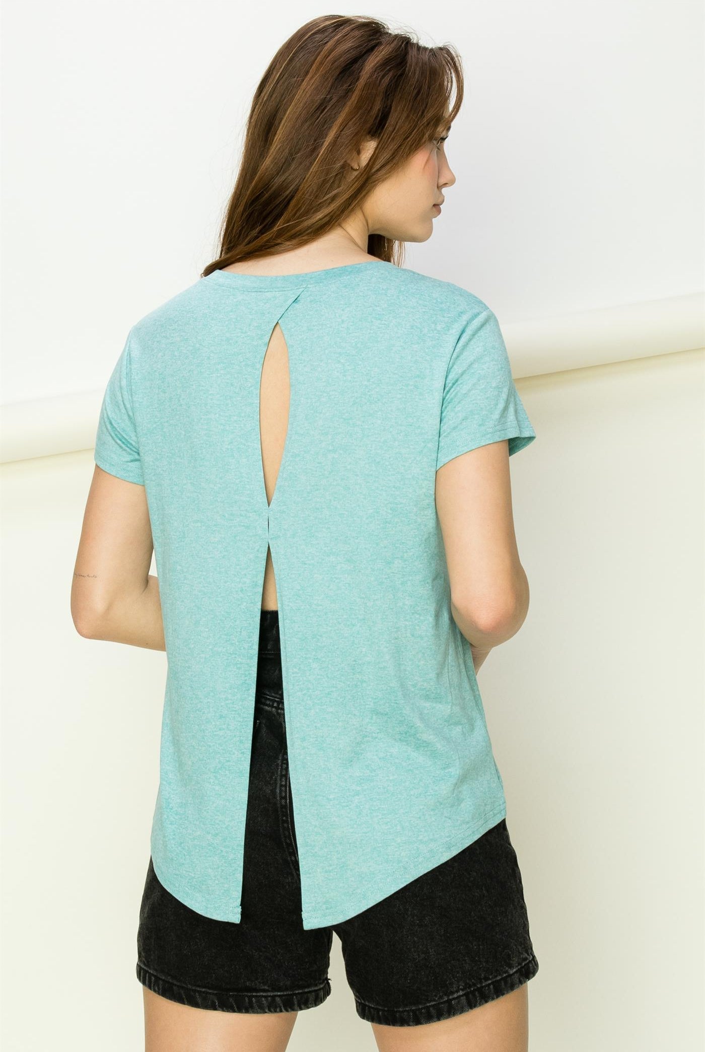 Wholesale All Yours Short Sleeve Open Back Tee Clothing Tops DZ22E576 FLARE DOUBLE ZERO