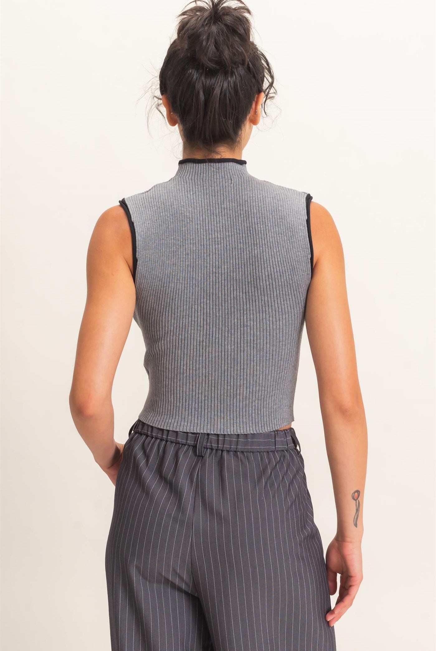 Wholesale Ribbed Mock Neck Sleeveless Top Clothing Tops DZ26E777 HEATHER GRAY DOUBLE ZERO