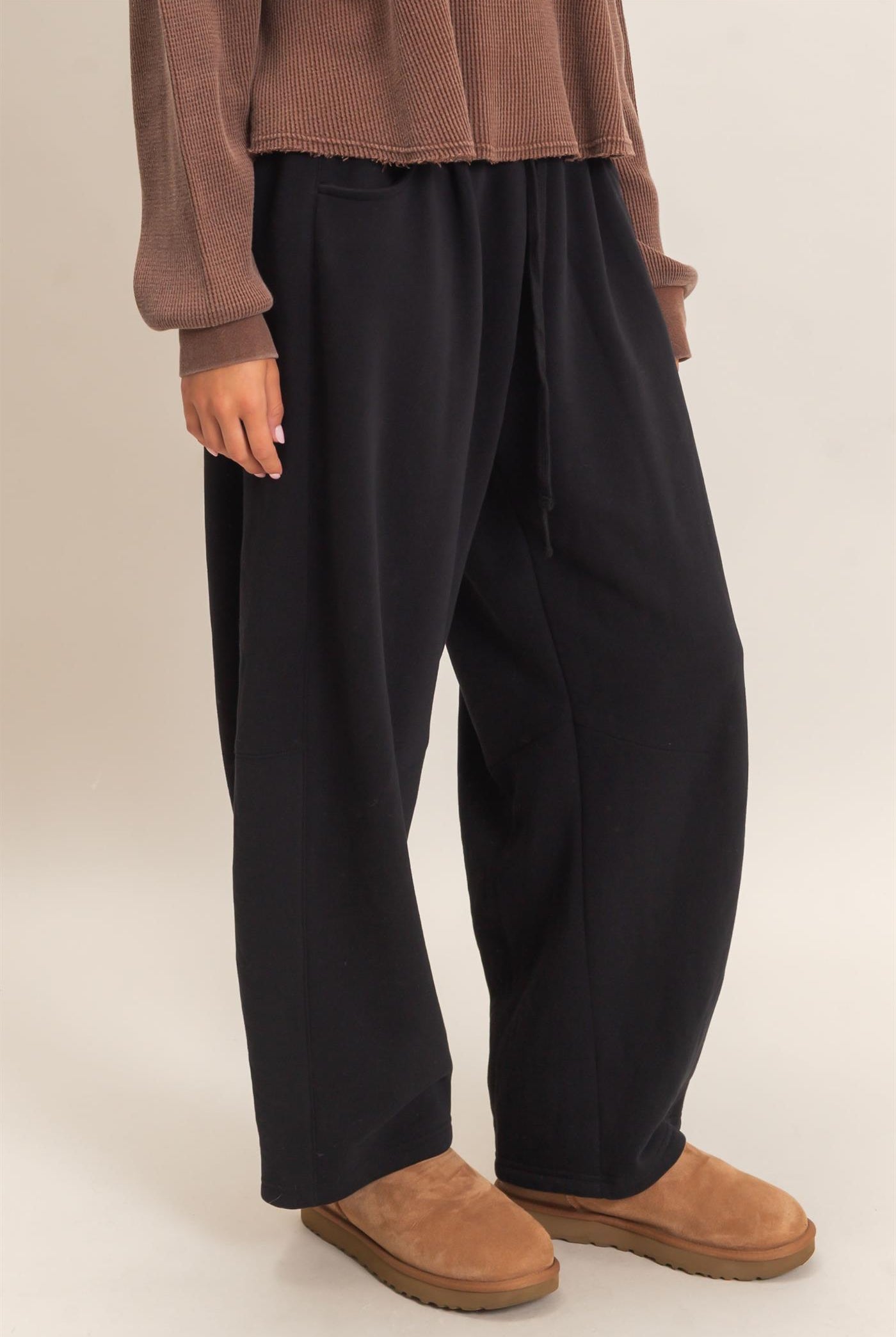 Wholesale Drawstring Waist Barrel Sweatpants Pants DZ26E290 BLACK DOUBLE ZERO