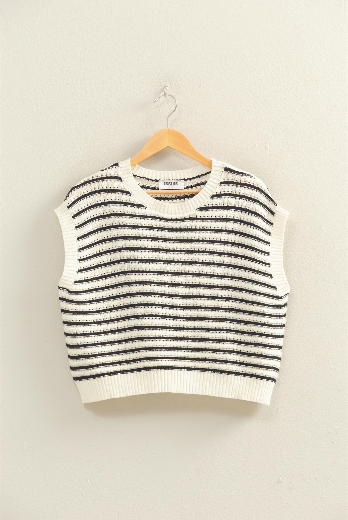 Wholesale Striped Sleeveless Crew Neck Top Sweaters DZ26A222 BLACK DOUBLE ZERO