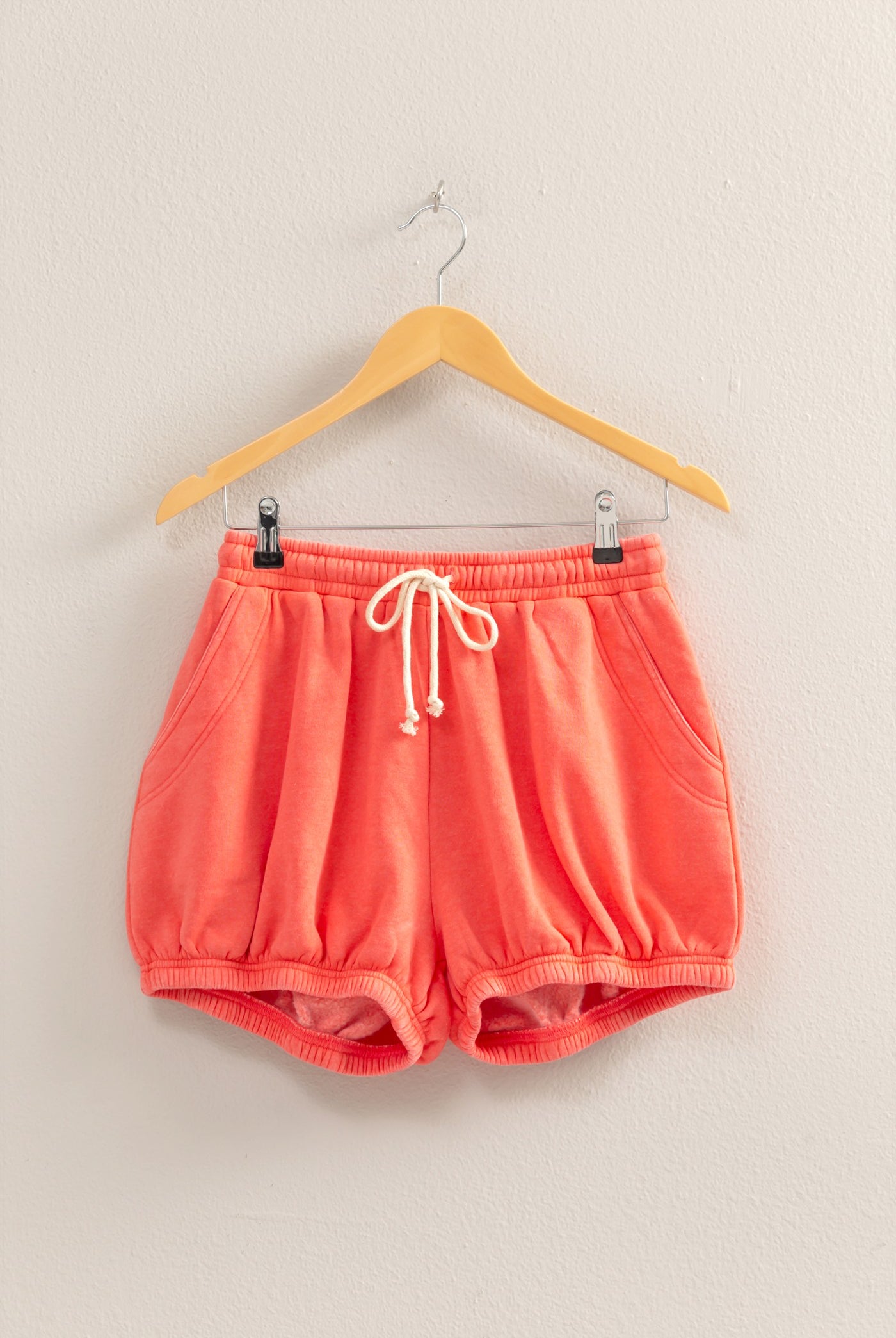 Wholesale Drawstring Waist Bubbled Hem Shorts Shorts DZ25A702 CORAL DOUBLE ZERO