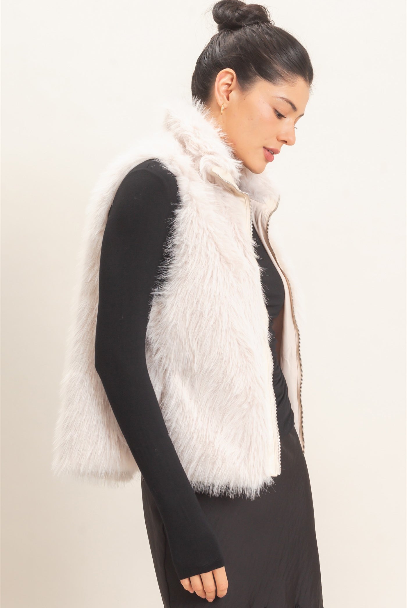 Wholesale Faux Fur Zip-Up Outerwear Vest Vests HF26E532 CREAM HYFVE
