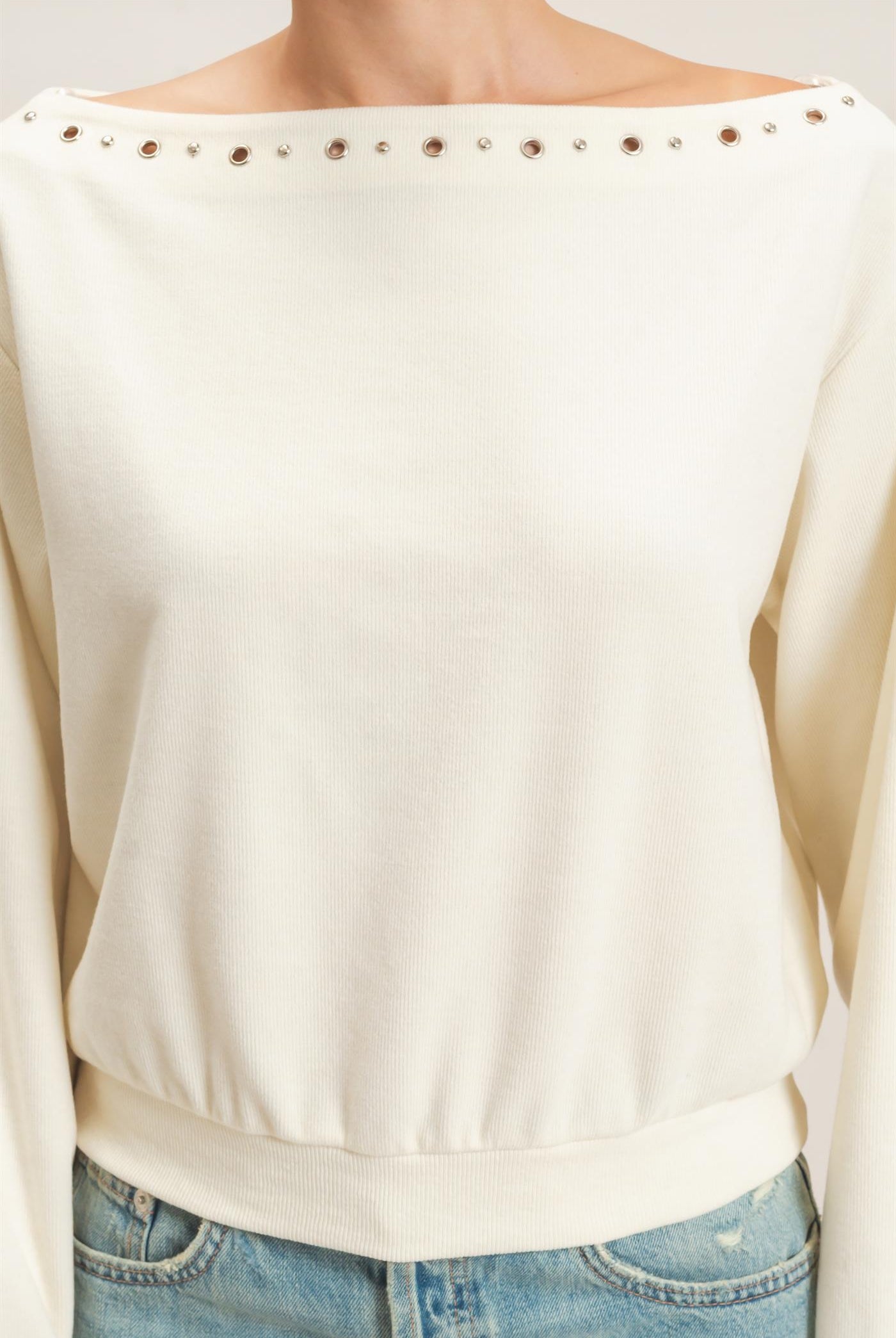 Wholesale Studded Crew Neck Sweatshirt Sweatshirts HF26E545 CREAM HYFVE