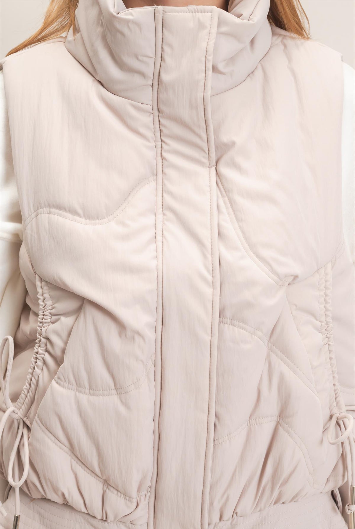 Wholesale Quilted Funnel Neck Puffer Vest Vests HF26F168 ECRU HYFVE