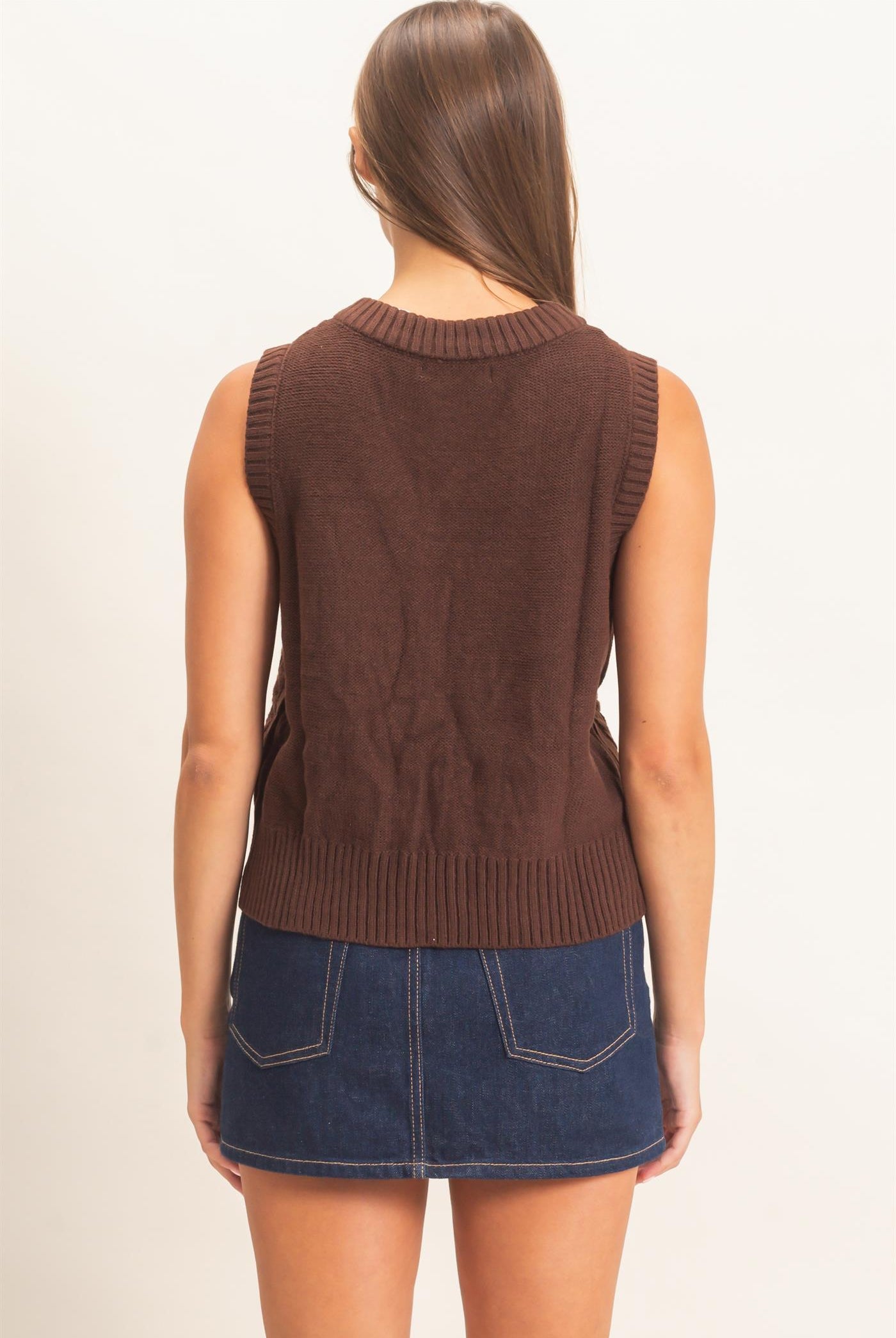 Wholesale Cable Knit V-Neck Sweater Vest Sweaters DZ26E548 DARK BROWN DOUBLE ZERO