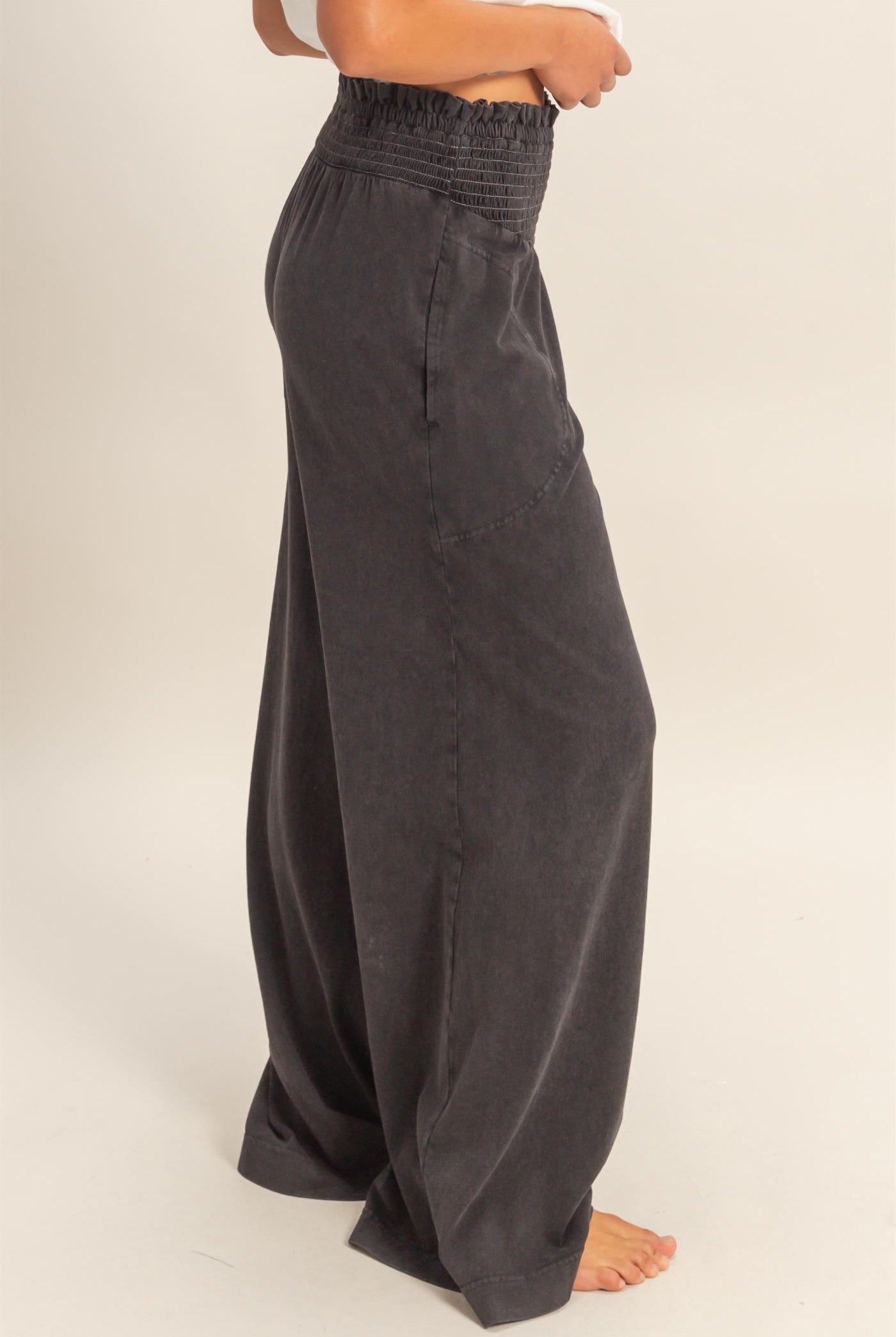 Wholesale Mineral Washed Wide-Leg Smocked Waist Pants Pants DZ26A249 BLACK DOUBLE ZERO