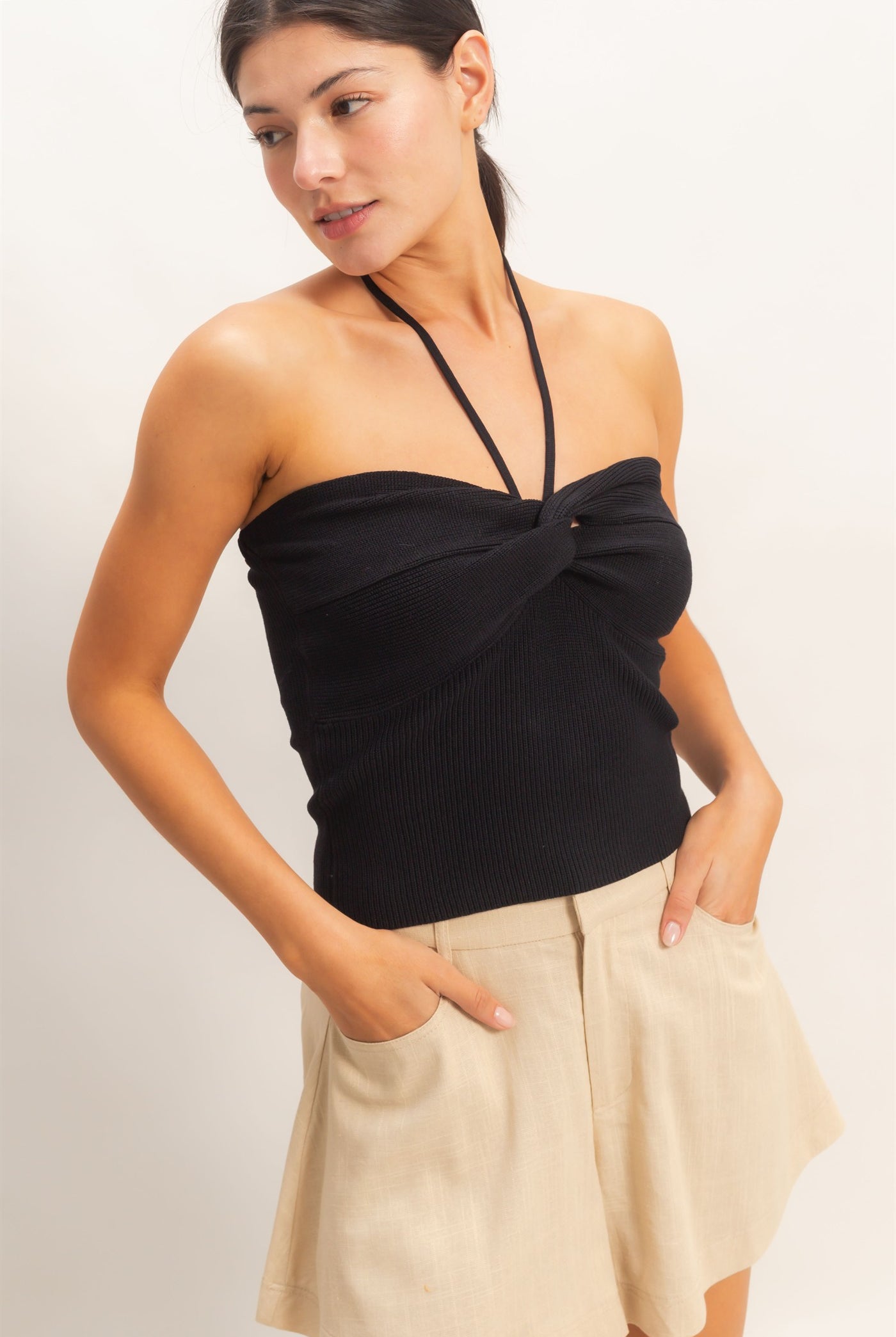 Wholesale Ribbed Halter Top With Twist Clothing Tops HF26A299 BLACK HYFVE