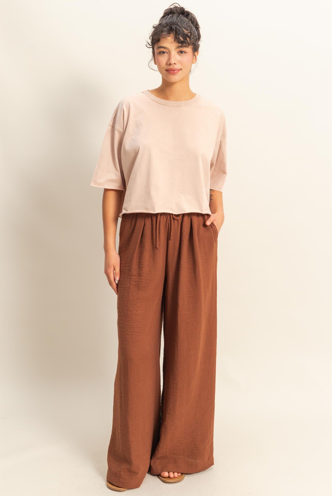 Wholesale Drop Shoulder Crew Neck Wide Fit Tee Clothing Tops DZ25A757 TAUPE DOUBLE ZERO