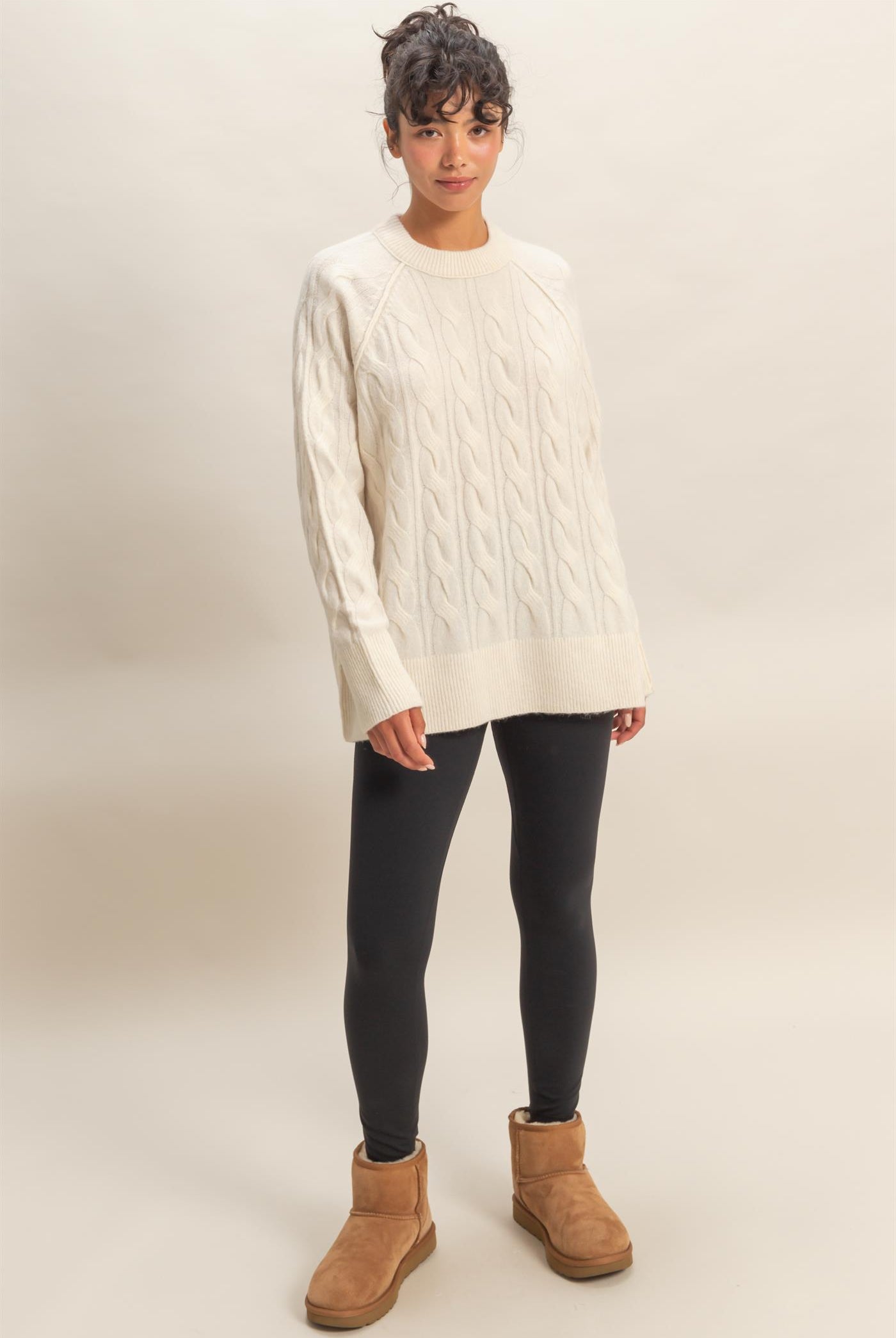 Wholesale Crew Neck Cable Knit Sweater Pullover Sweaters DZ25E957 WHIP CREAM HYFVE