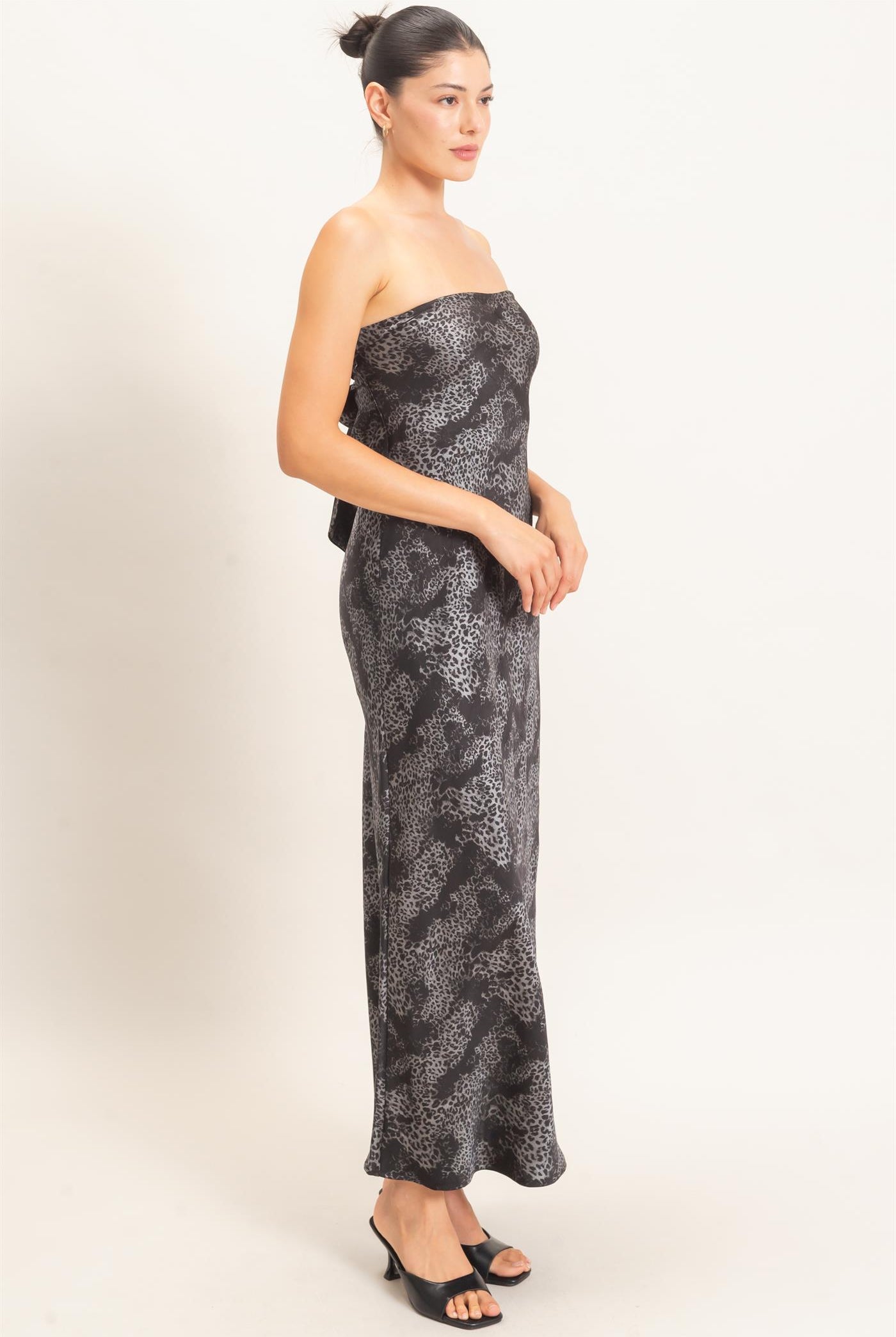 Wholesale Satin Patterned Maxi Dress Dresses HF26F029 BLACK HYFVE